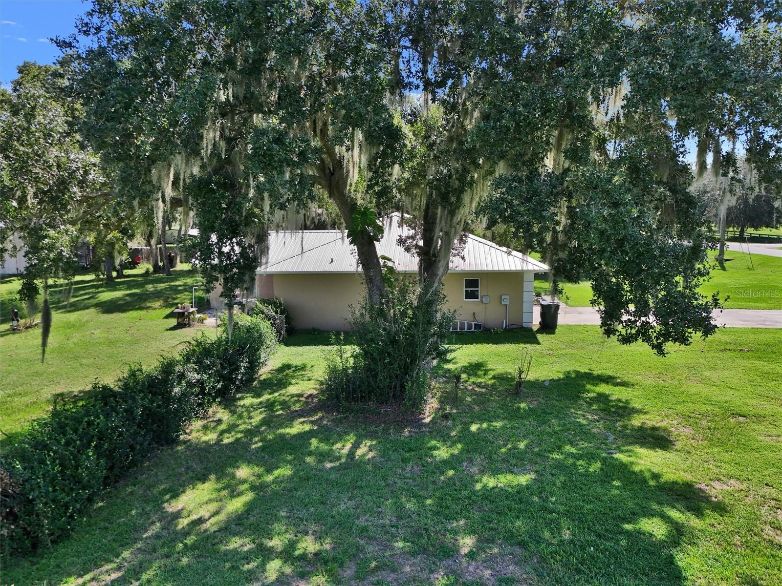 510 CLOVERLEAF DR — photo 50