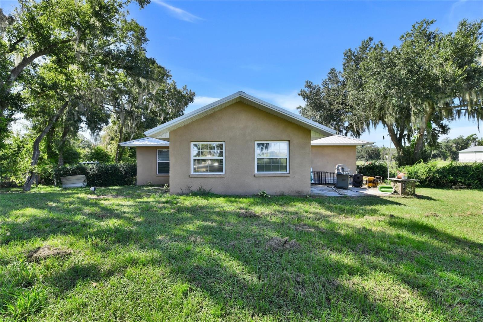 510 CLOVERLEAF DR — photo 53