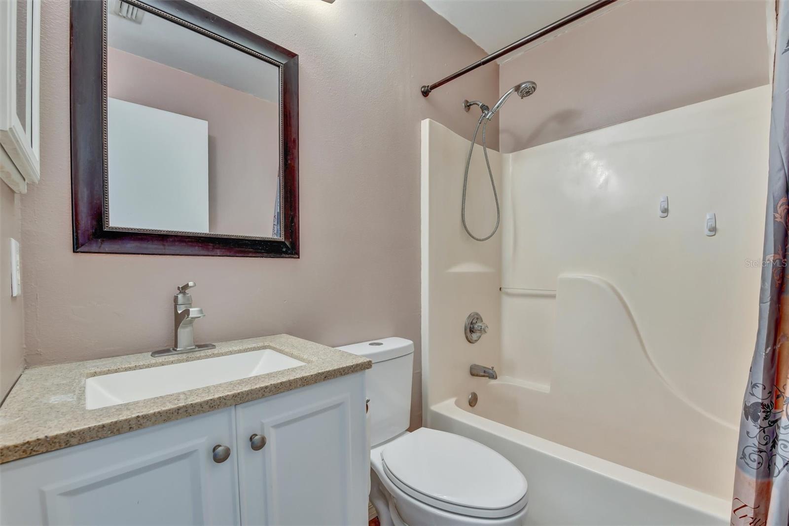 510 CLOVERLEAF DR — photo 9
