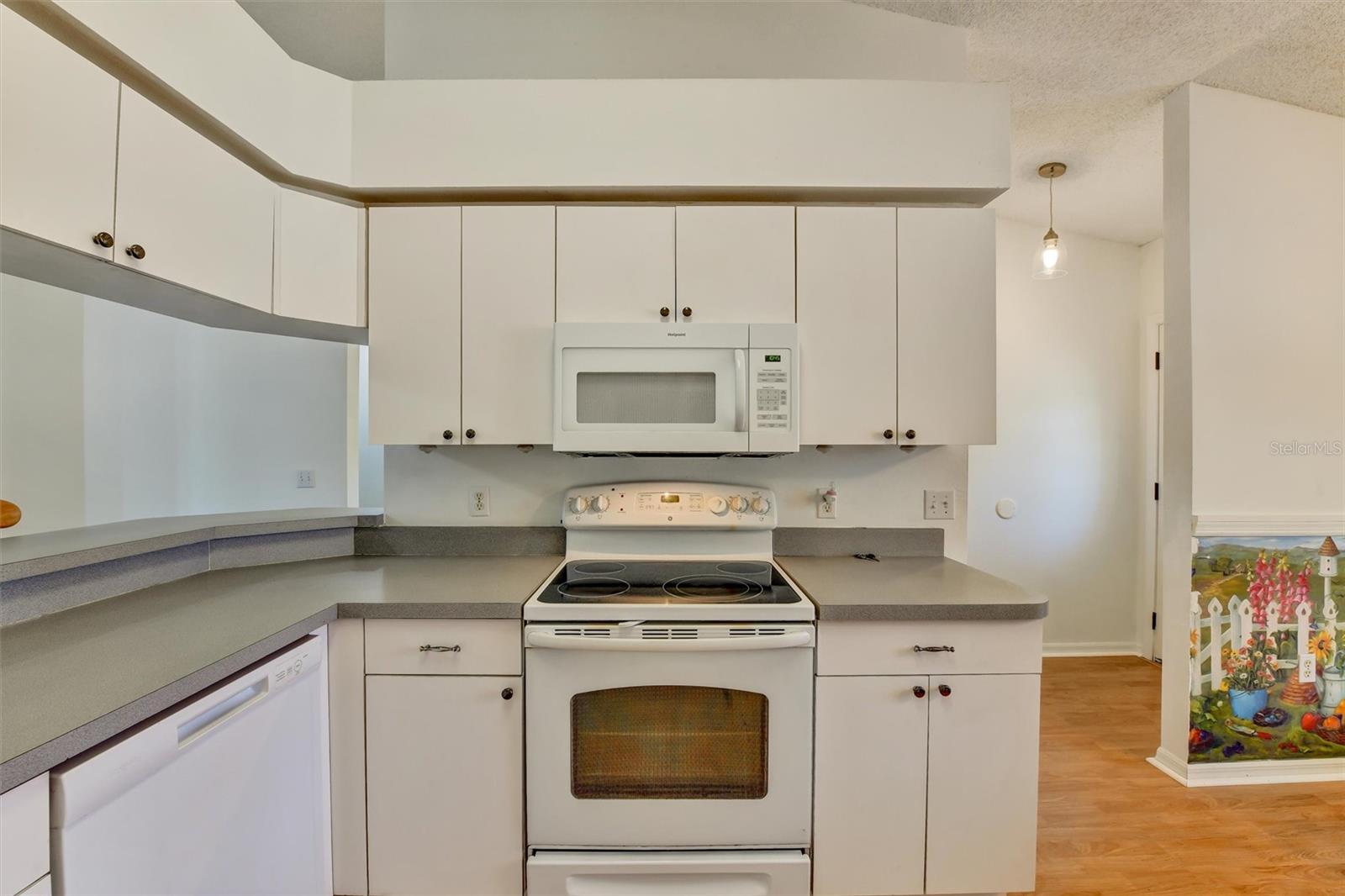 510 CLOVERLEAF DR — photo 19