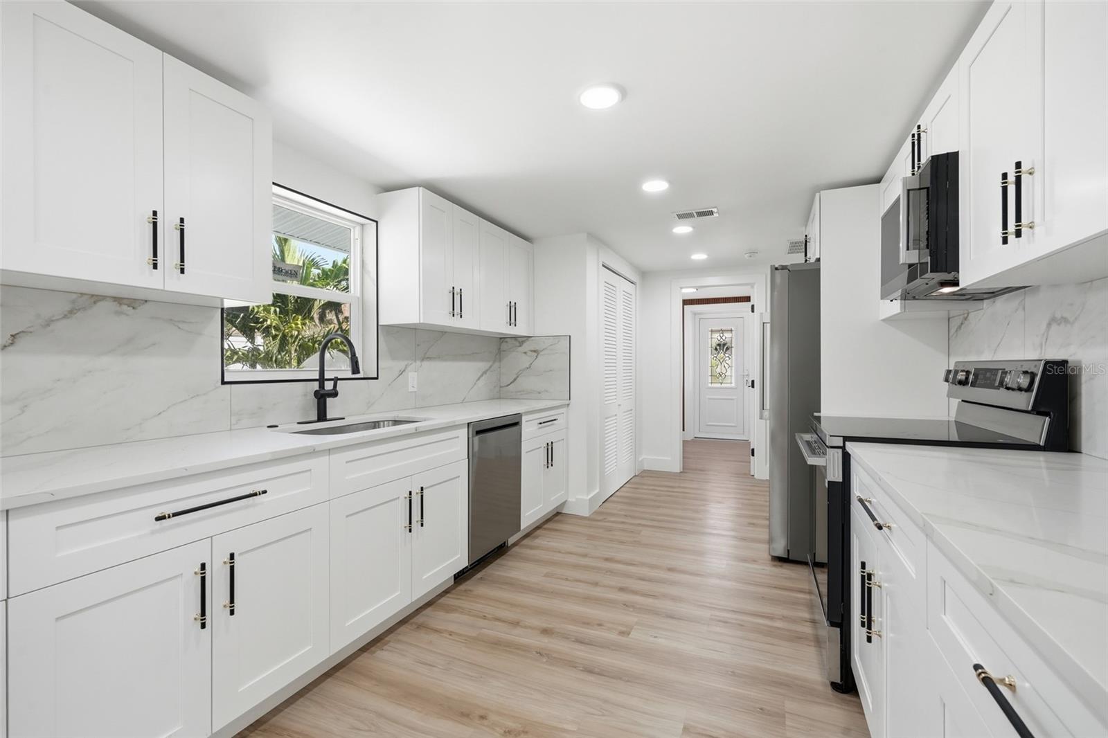 848 OLYMPIA RD — photo 20