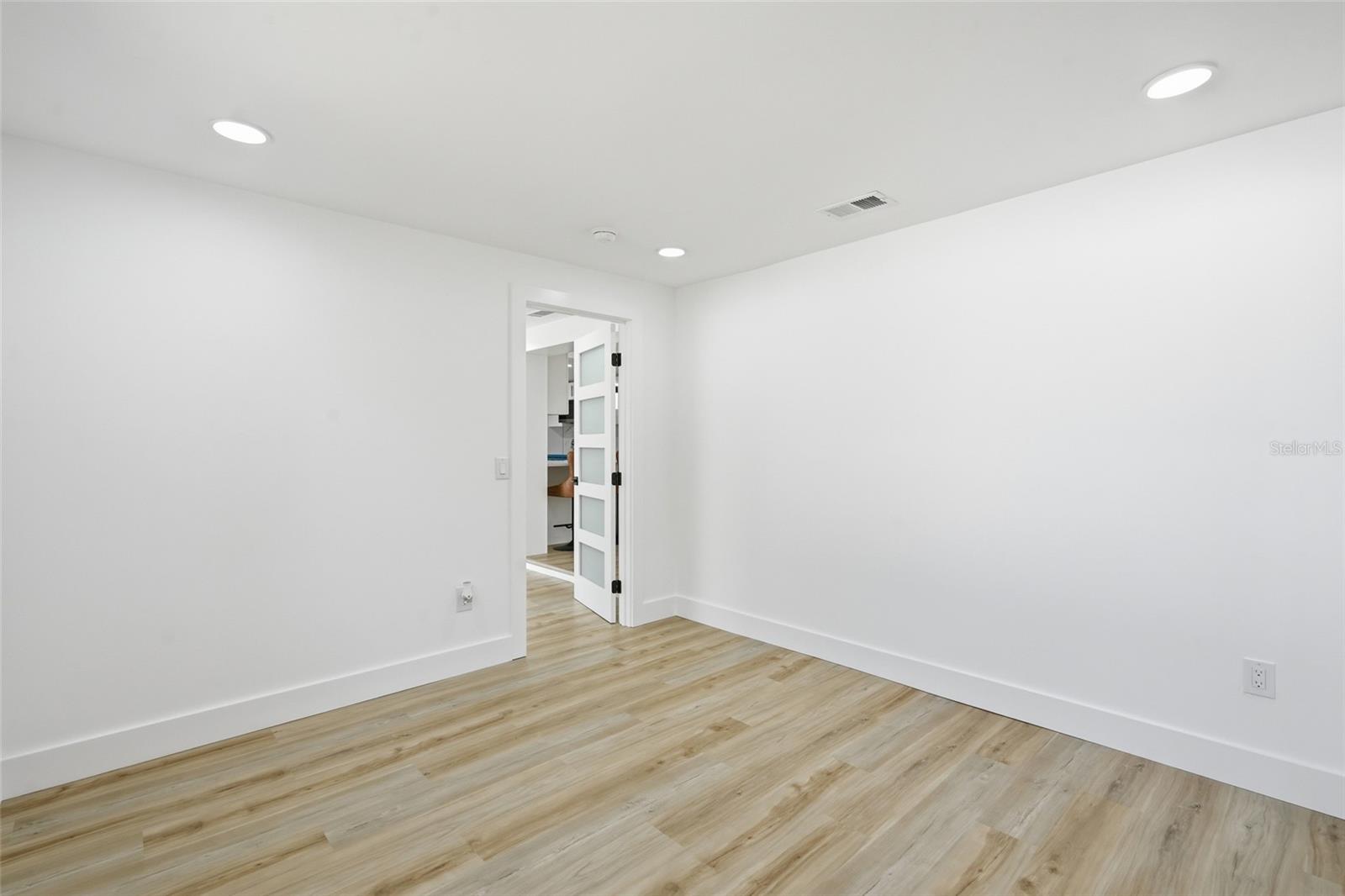 848 OLYMPIA RD — photo 35