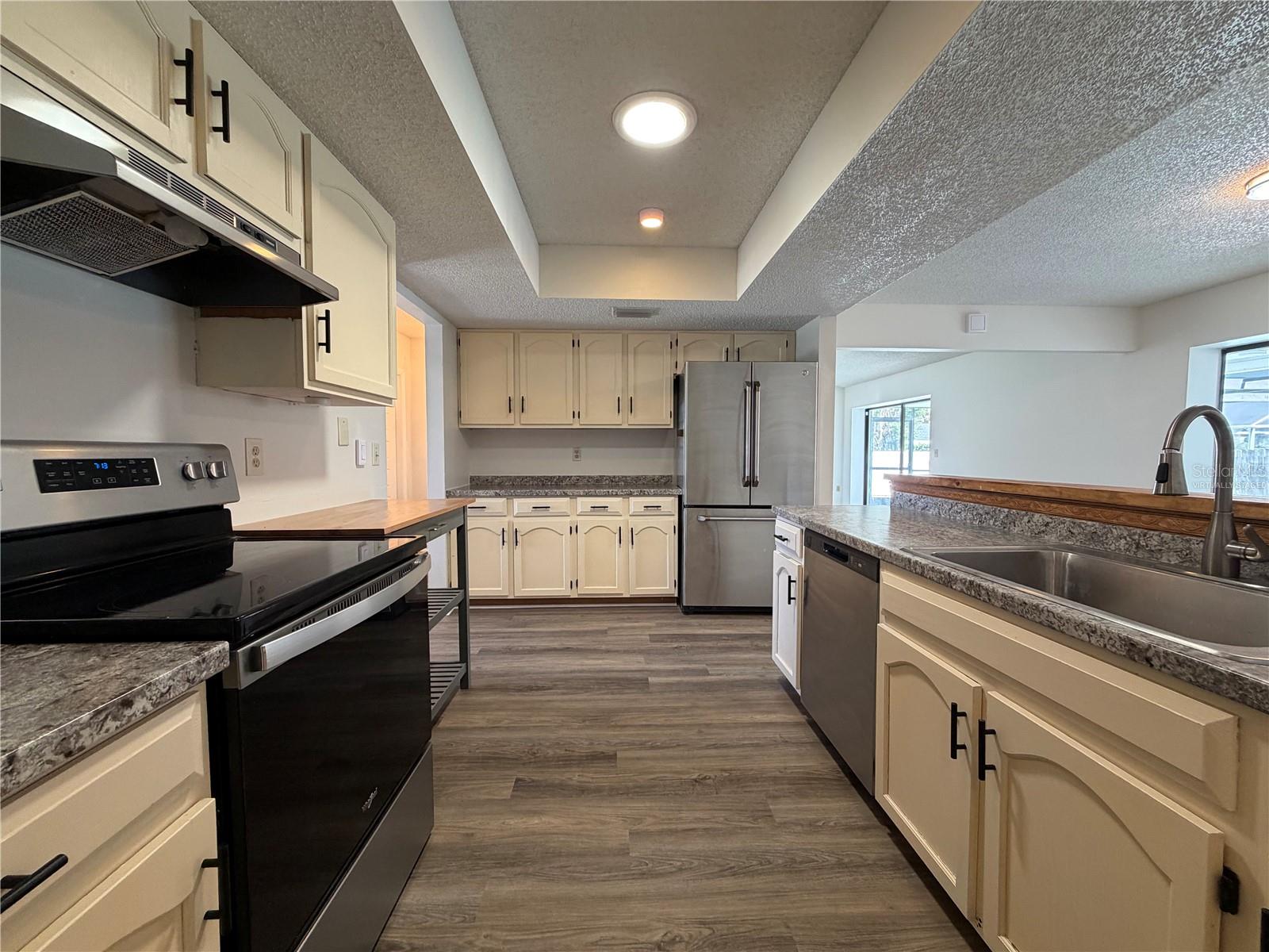 391 HARVARD RD — photo 2