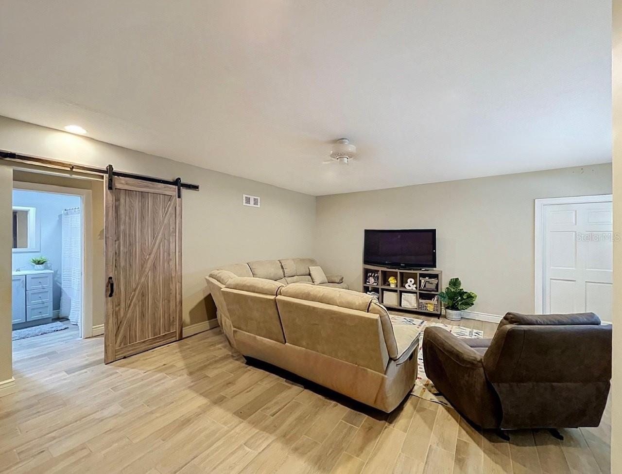 777 CLAUDIA LN — photo 38