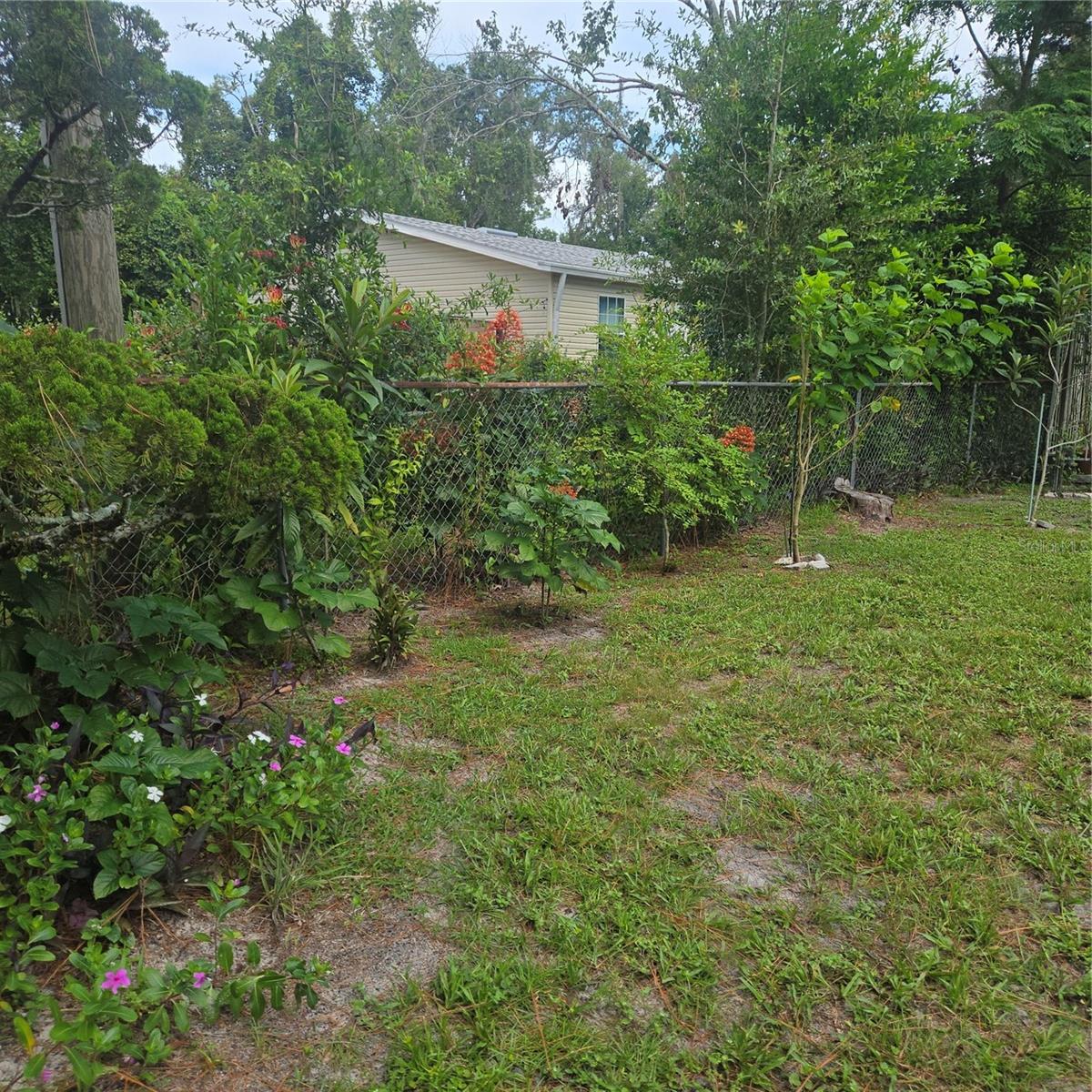 9511 CLYDE ST — photo 35