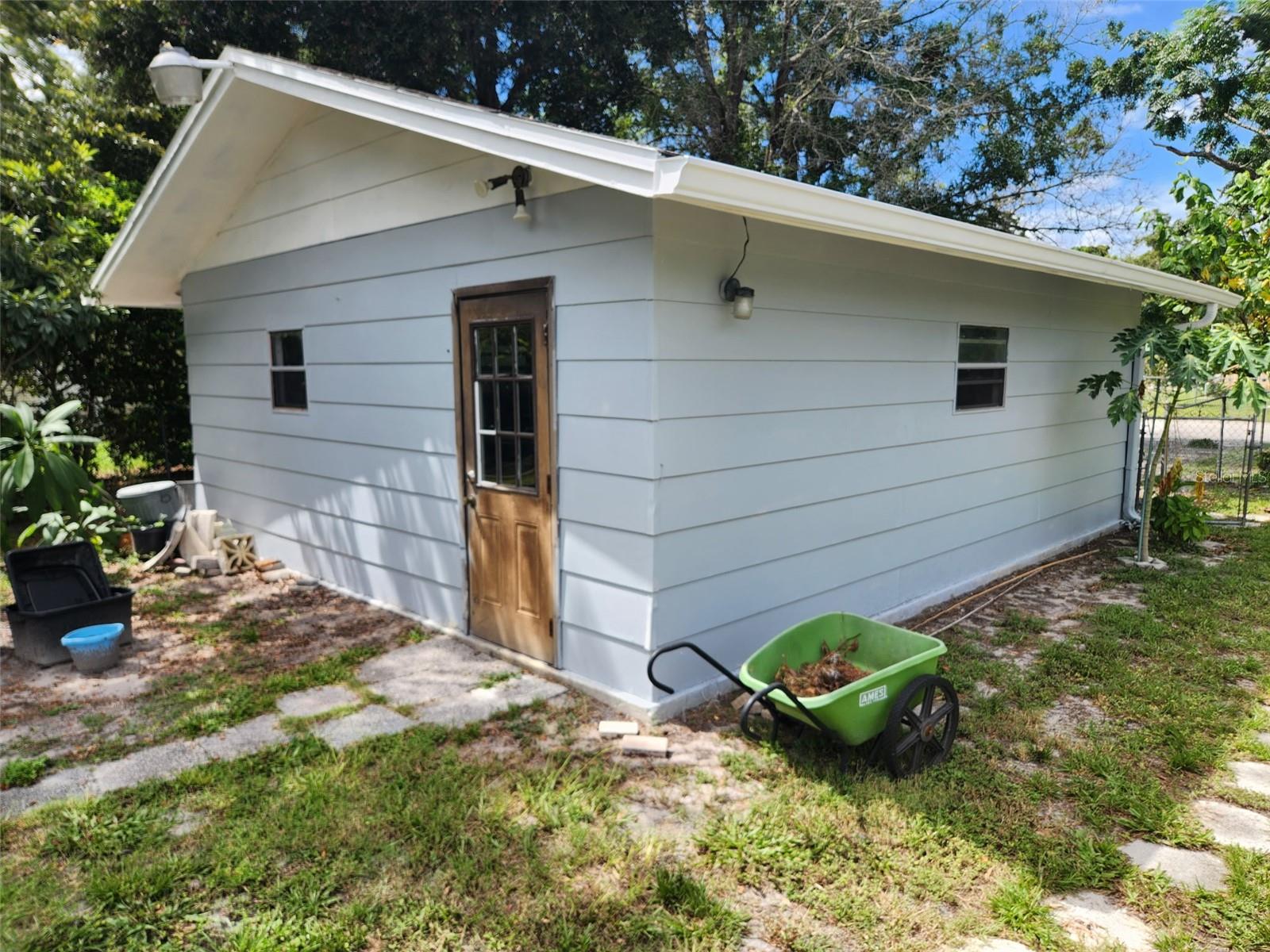 9511 CLYDE ST — photo 34