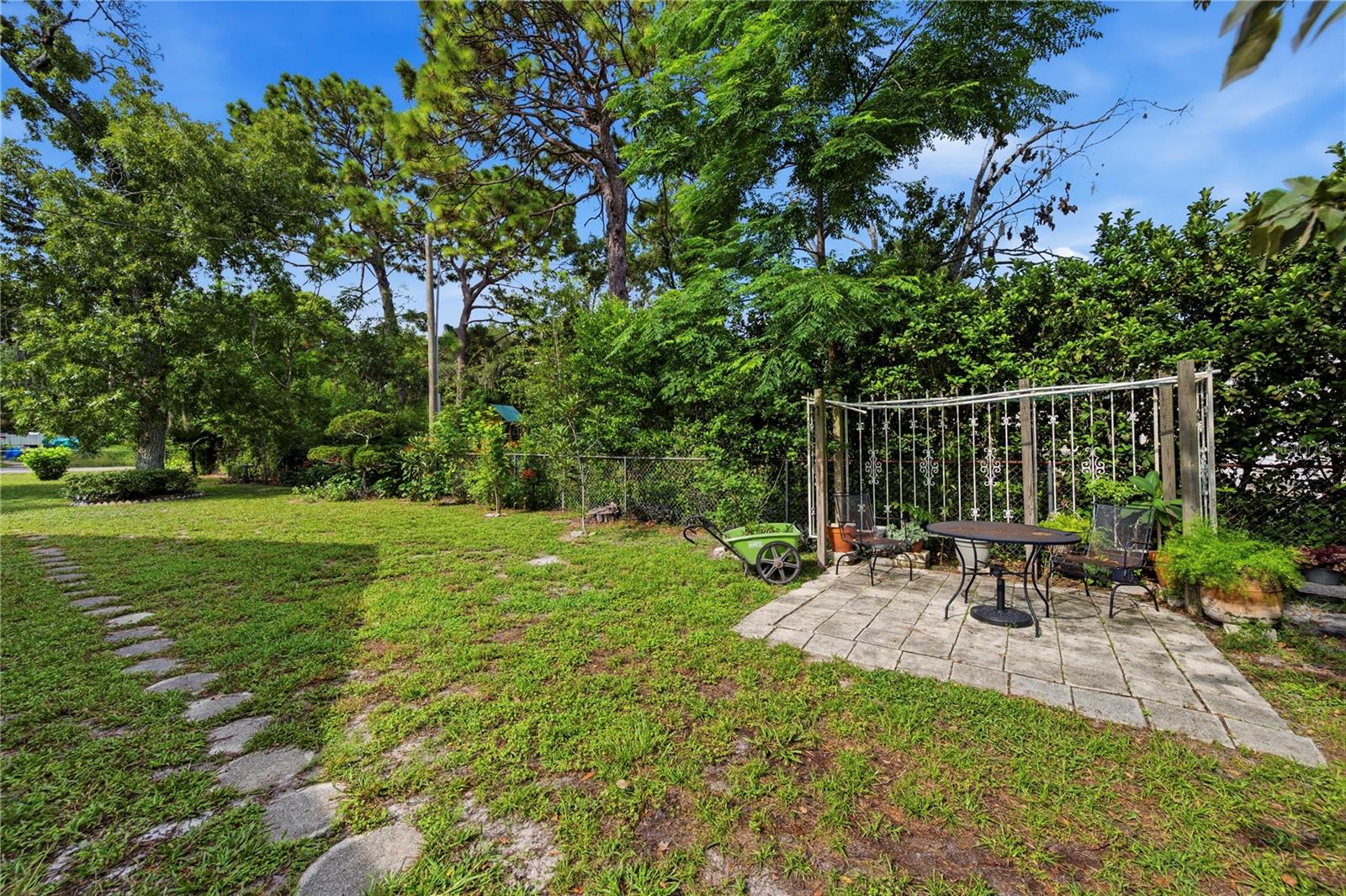 9511 CLYDE ST — photo 41