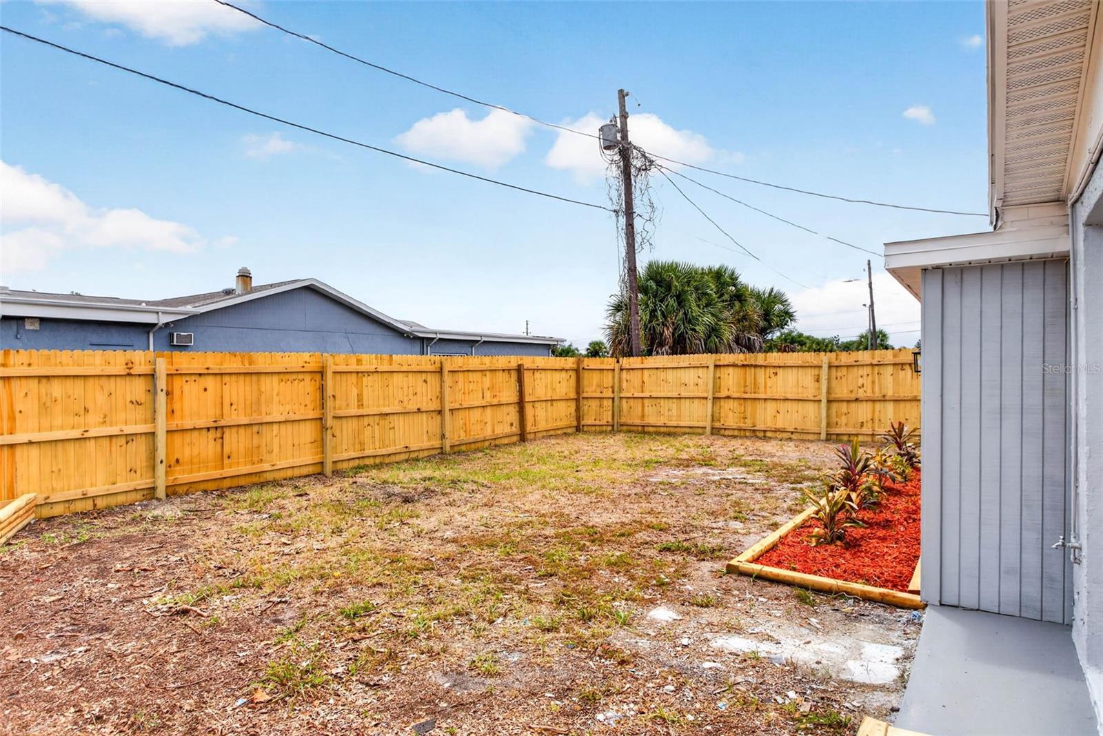 1446 MERRILON DR — photo 17