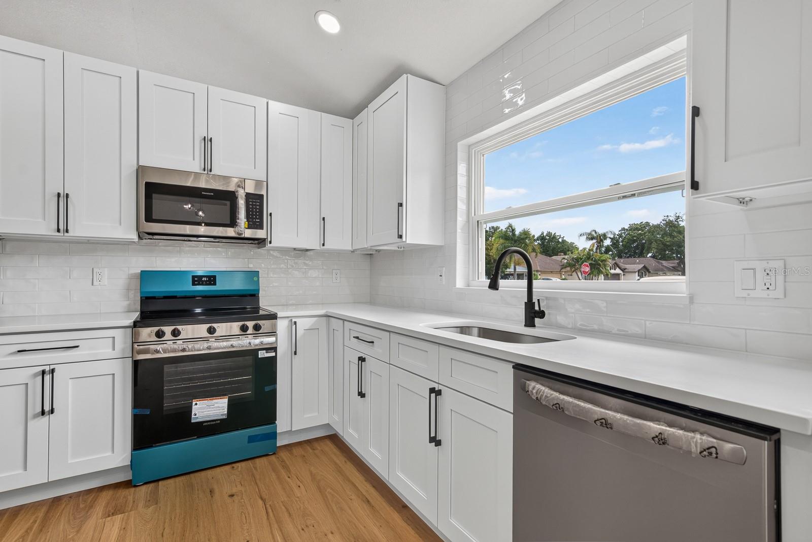 7737 MARBELLA CREEK AVE — photo 7
