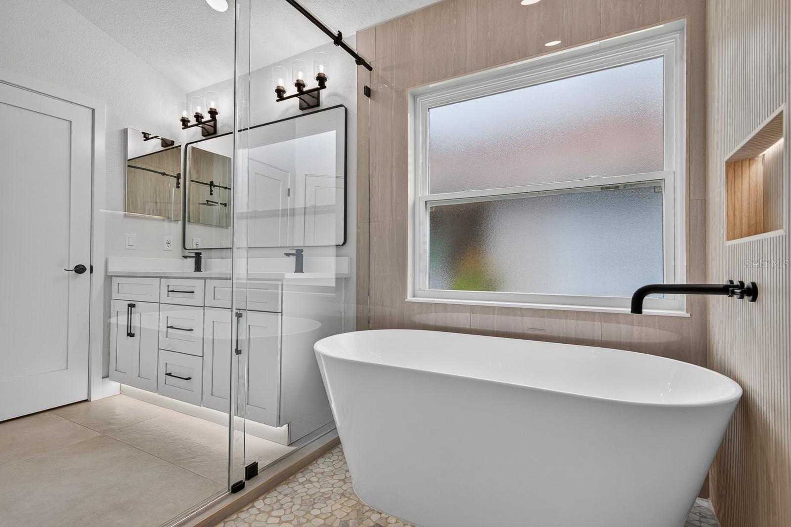 7737 MARBELLA CREEK AVE — photo 4