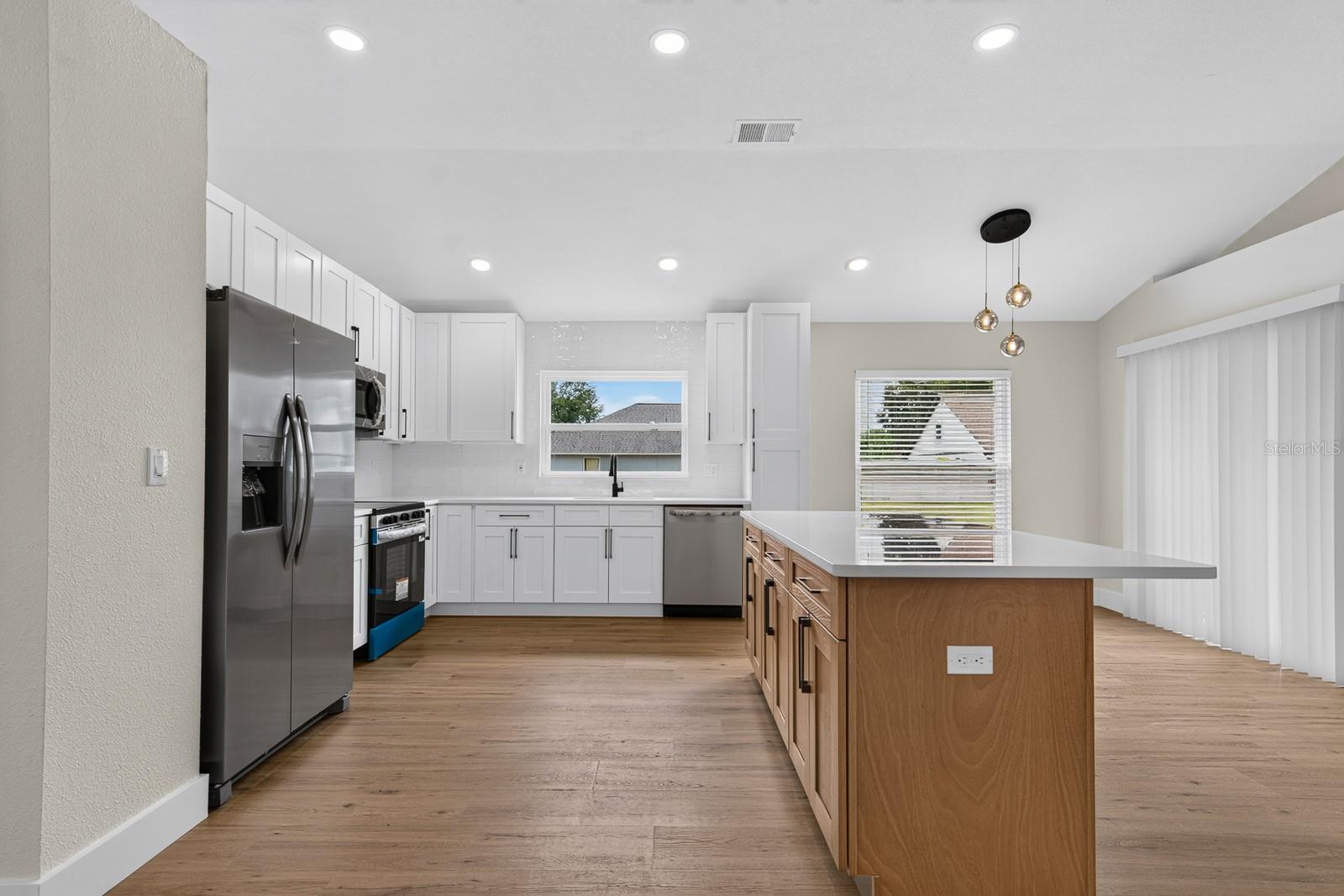 7737 MARBELLA CREEK AVE — photo 3