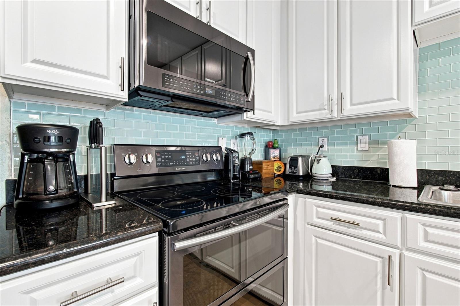 9801 MEADOW FIELD CIR — photo 12
