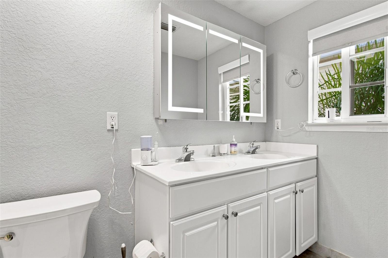 9801 MEADOW FIELD CIR — photo 34
