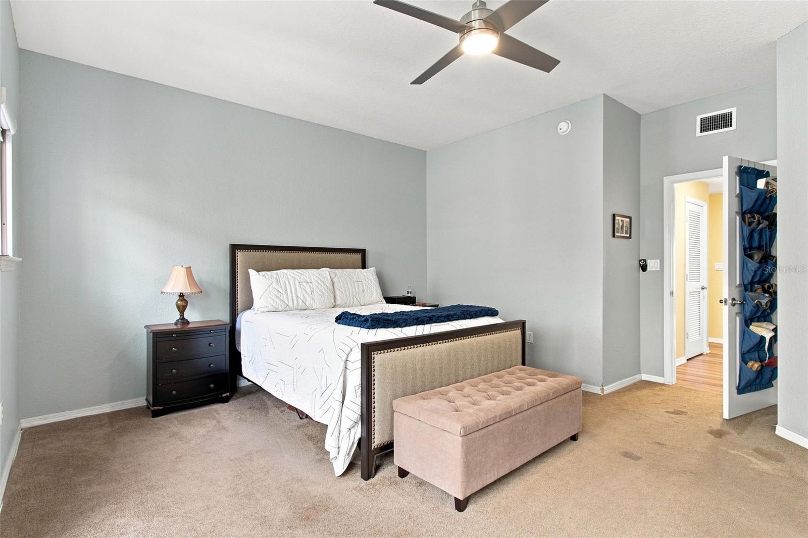 9801 MEADOW FIELD CIR — photo 33