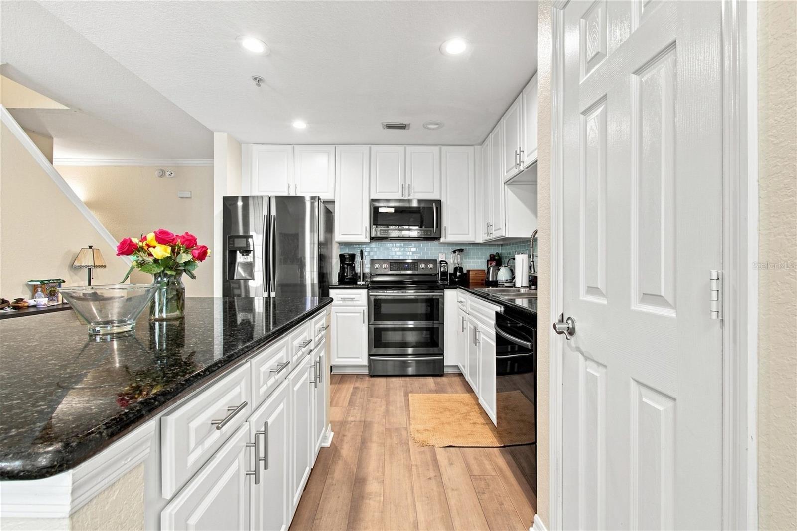 9801 MEADOW FIELD CIR — photo 10