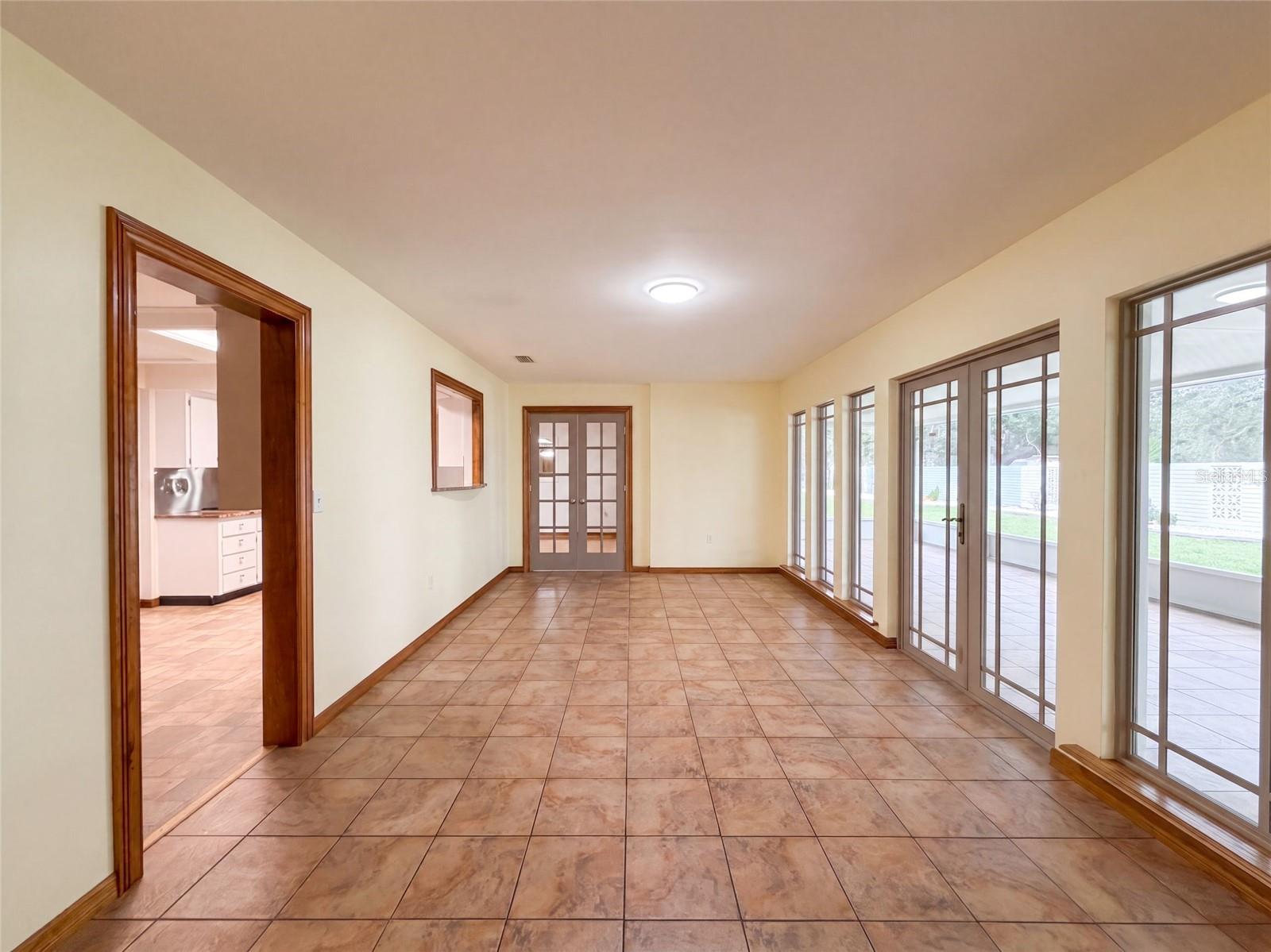 1818 DANBURY DR — photo 22