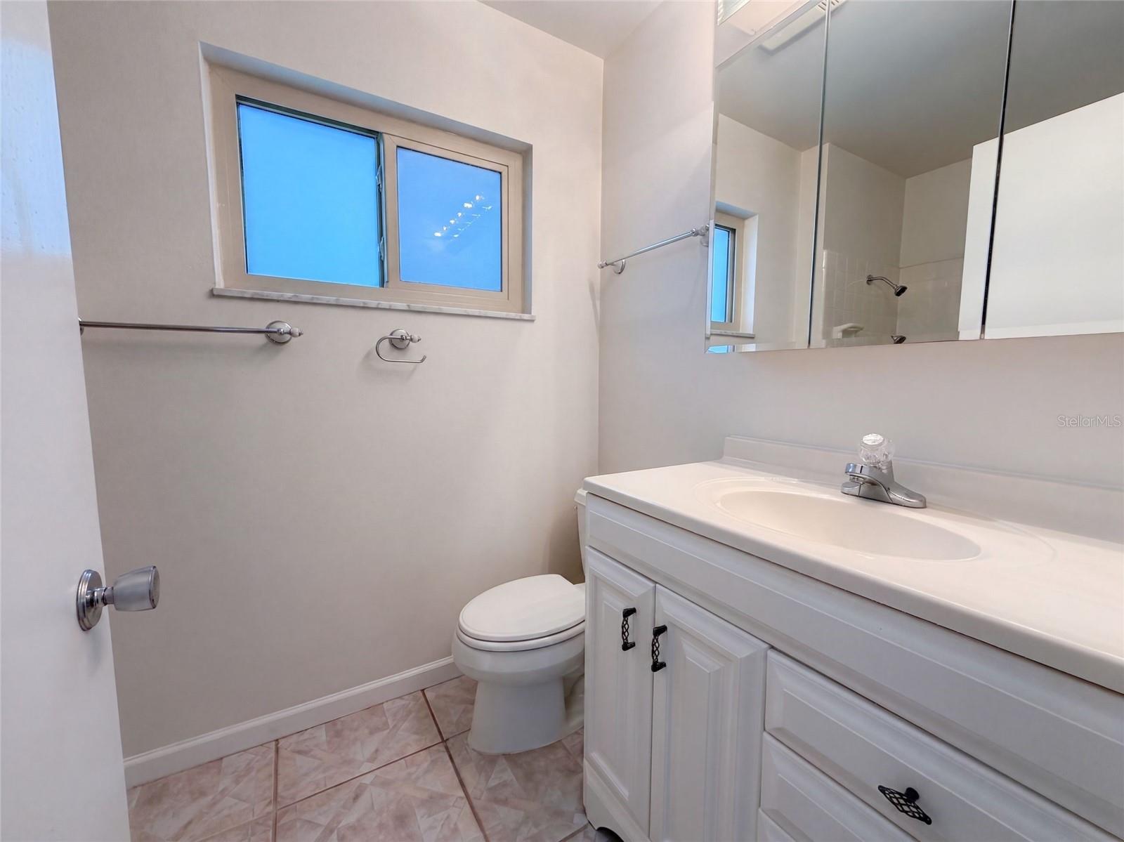 1818 DANBURY DR — photo 17