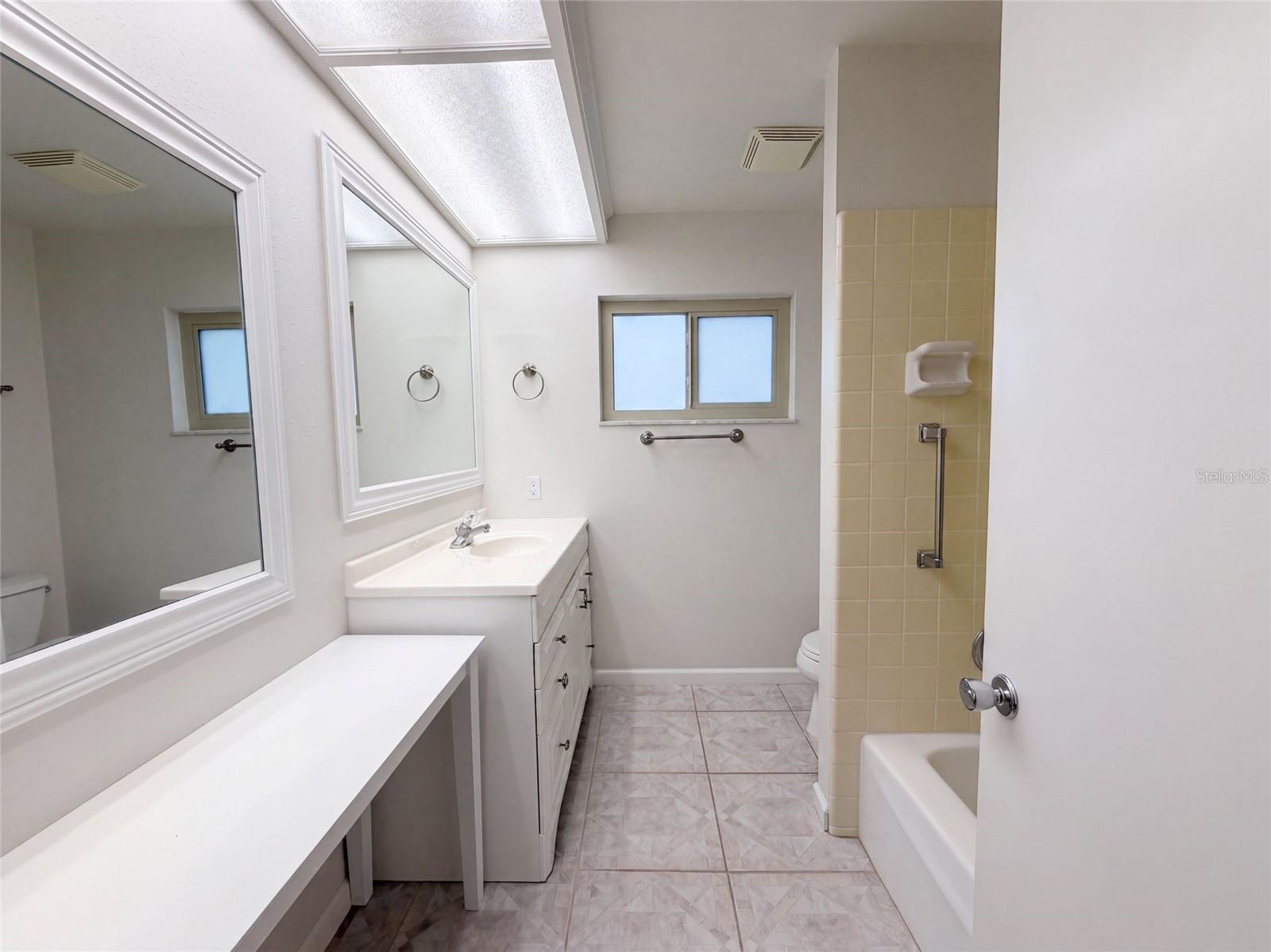 1818 DANBURY DR — photo 13