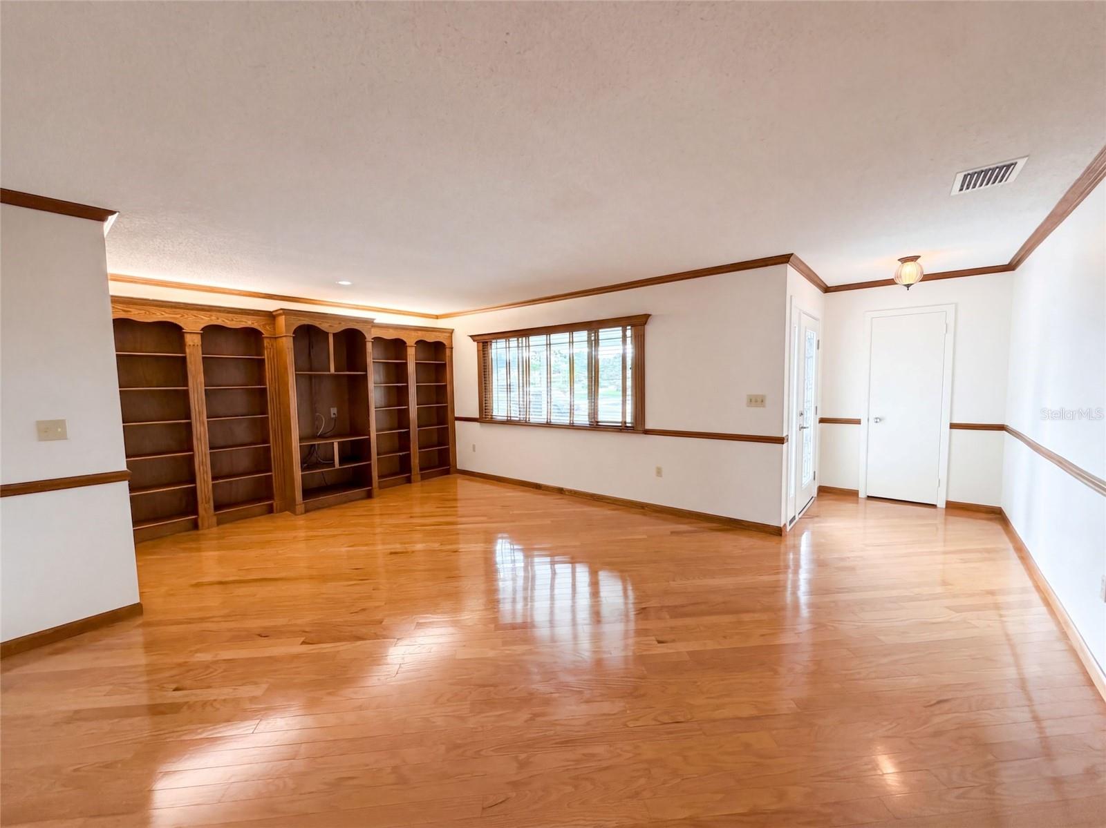 1818 DANBURY DR — photo 6