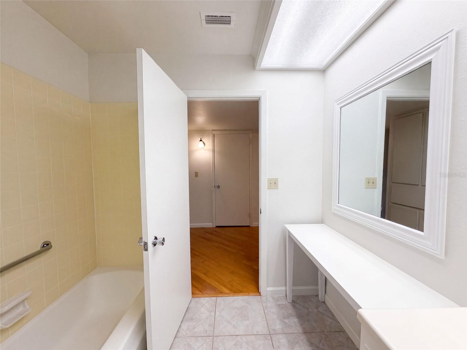 1818 DANBURY DR — photo 14