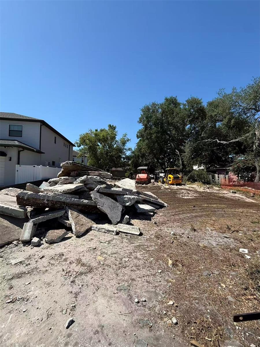 3412 W ALLINE AVE — photo 2