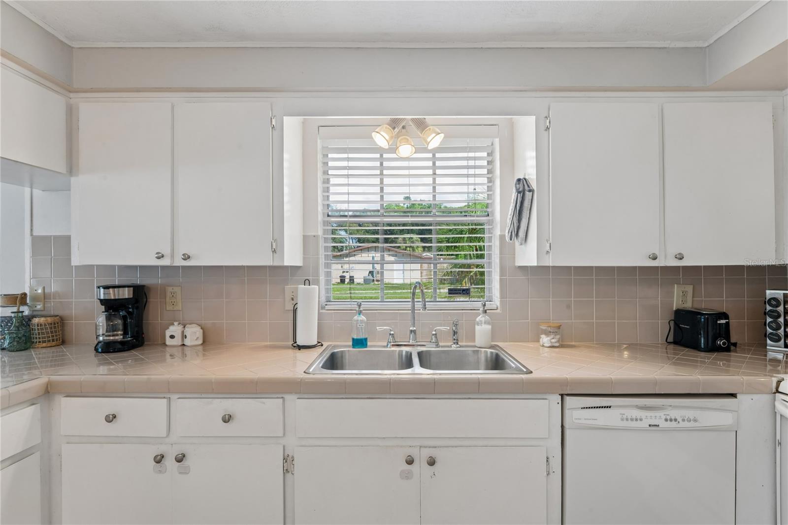 223 N WALTON AVE — photo 42
