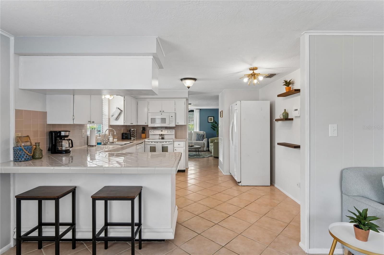 223 N WALTON AVE — photo 44