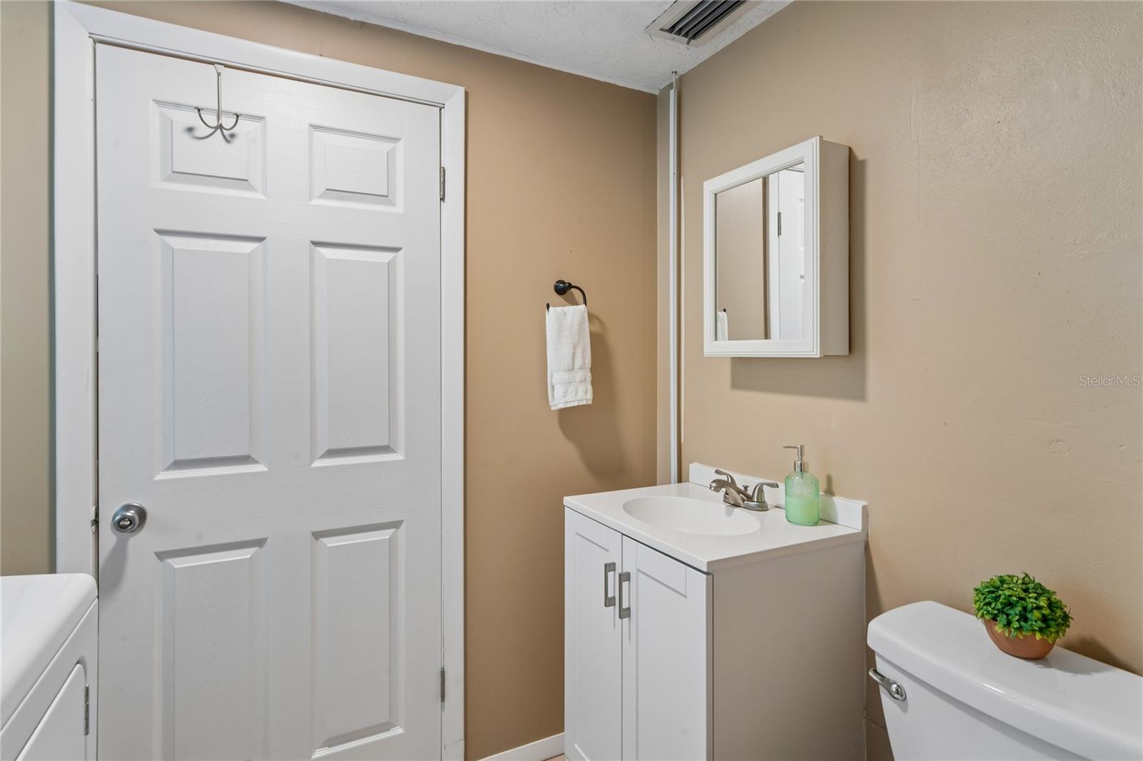 223 N WALTON AVE — photo 25