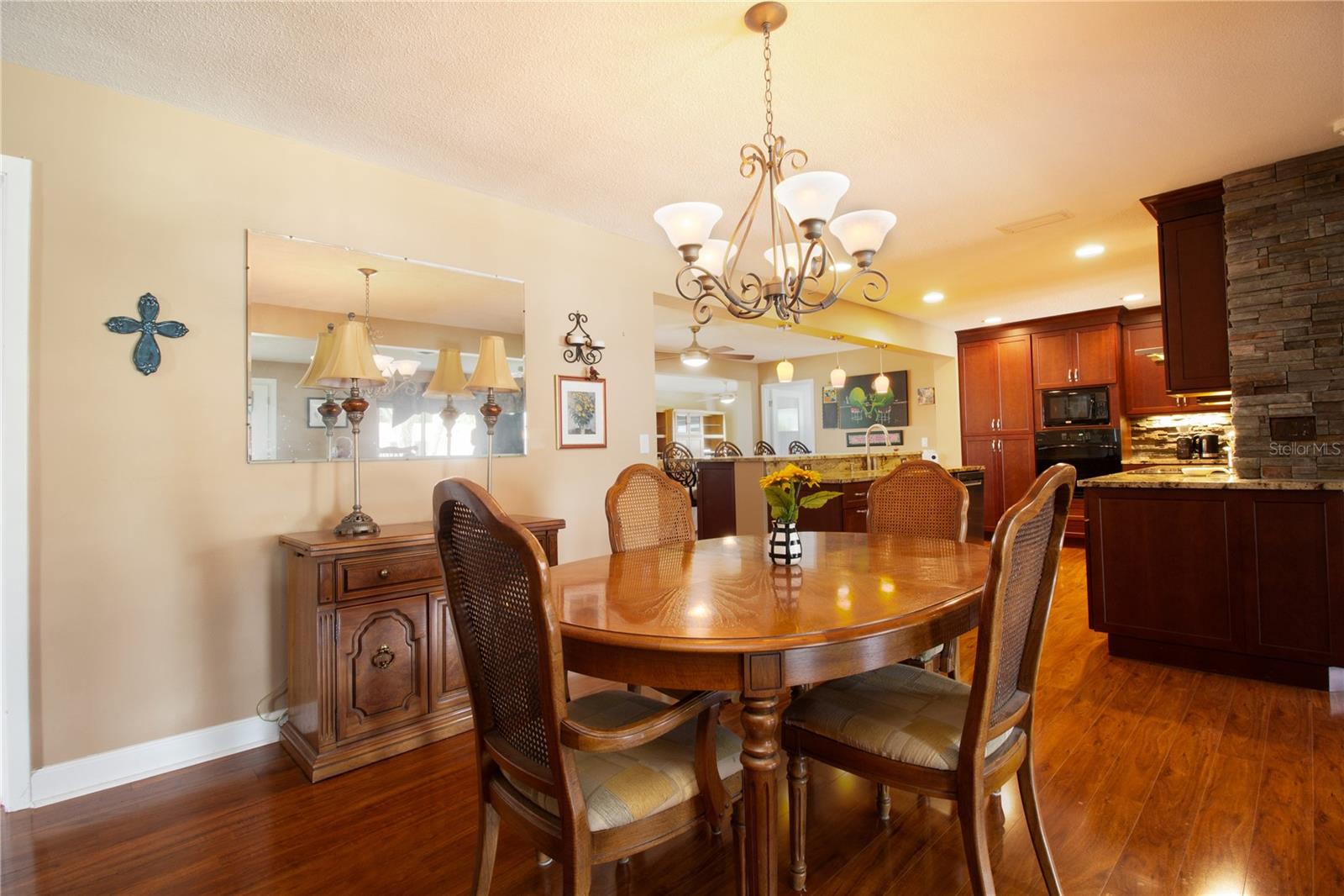 1324 RANCHWOOD DR — photo 9