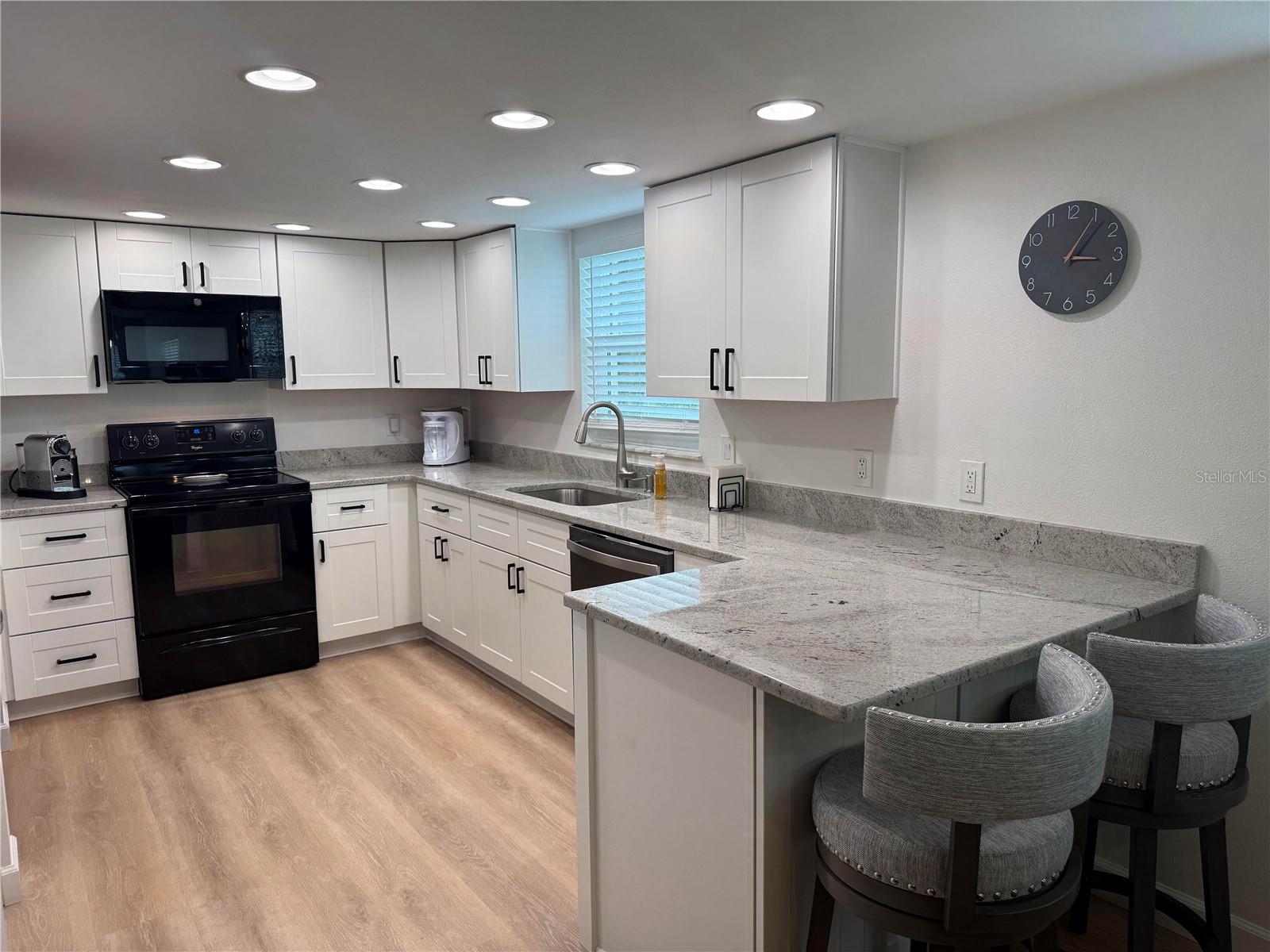 12300 PARK BLVD #101 — photo 3