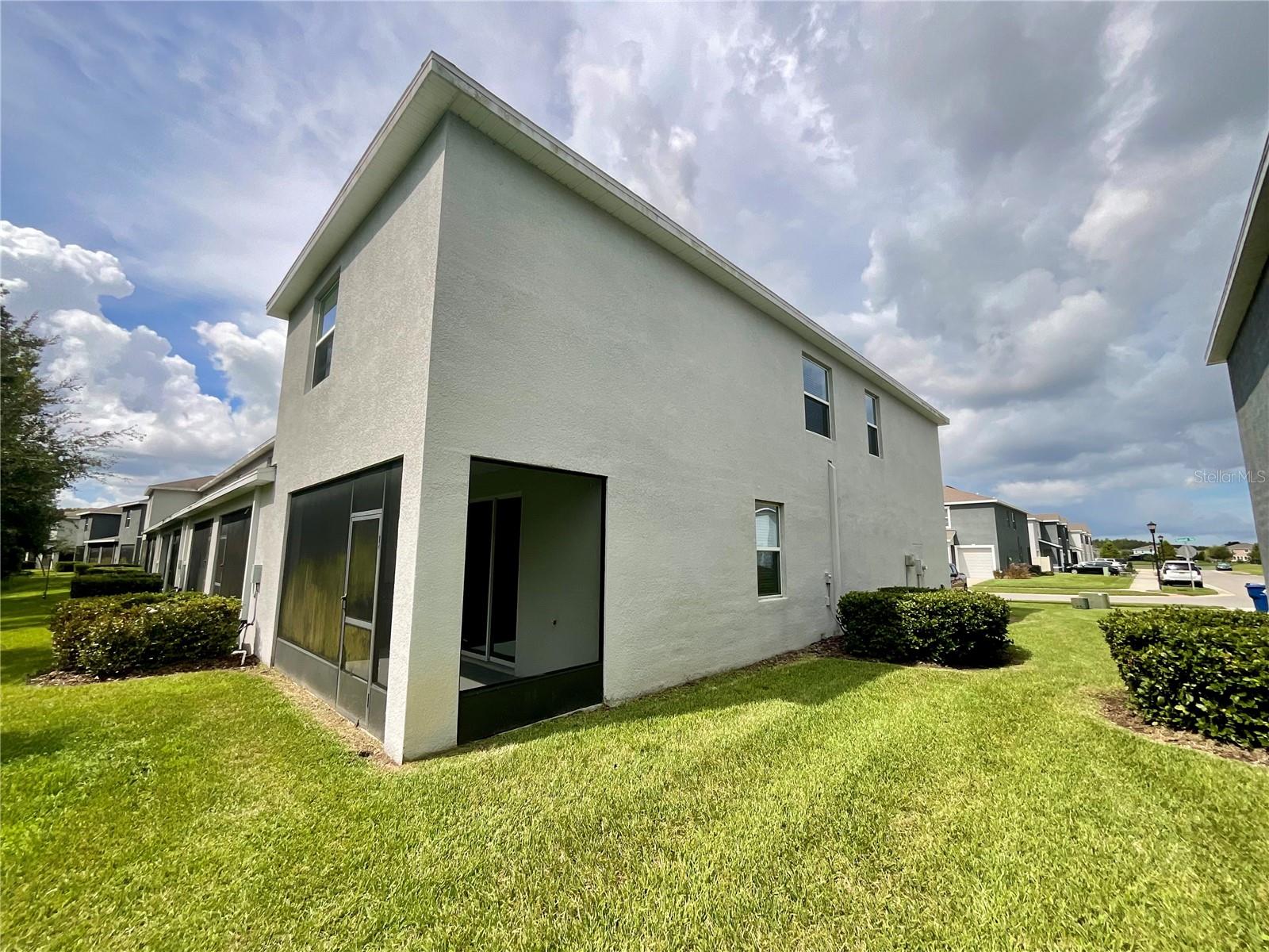 1720 HUBBELL RD — photo 33