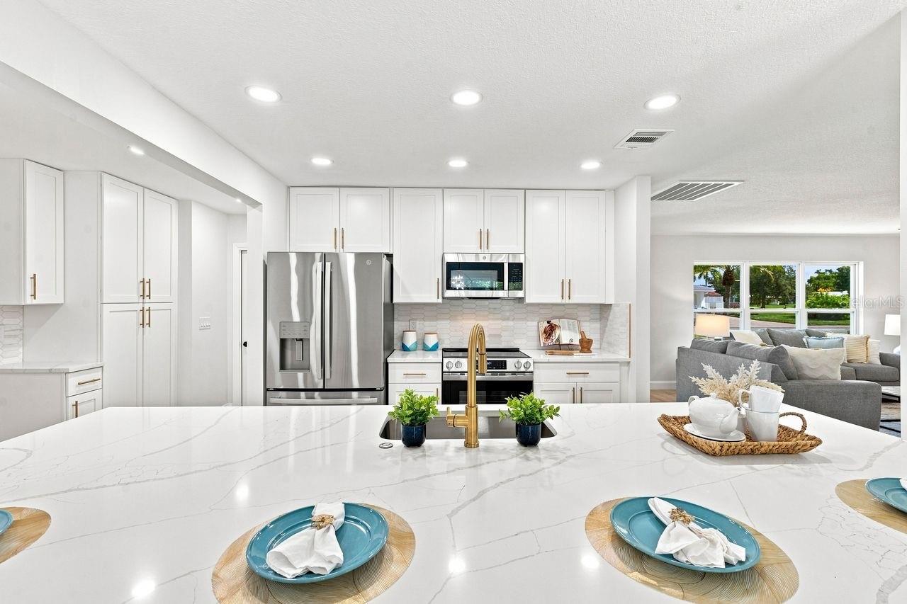 212 GIOTTO DR — photo 15
