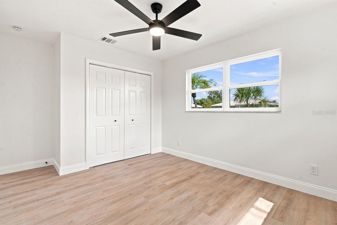 212 GIOTTO DR — photo 32