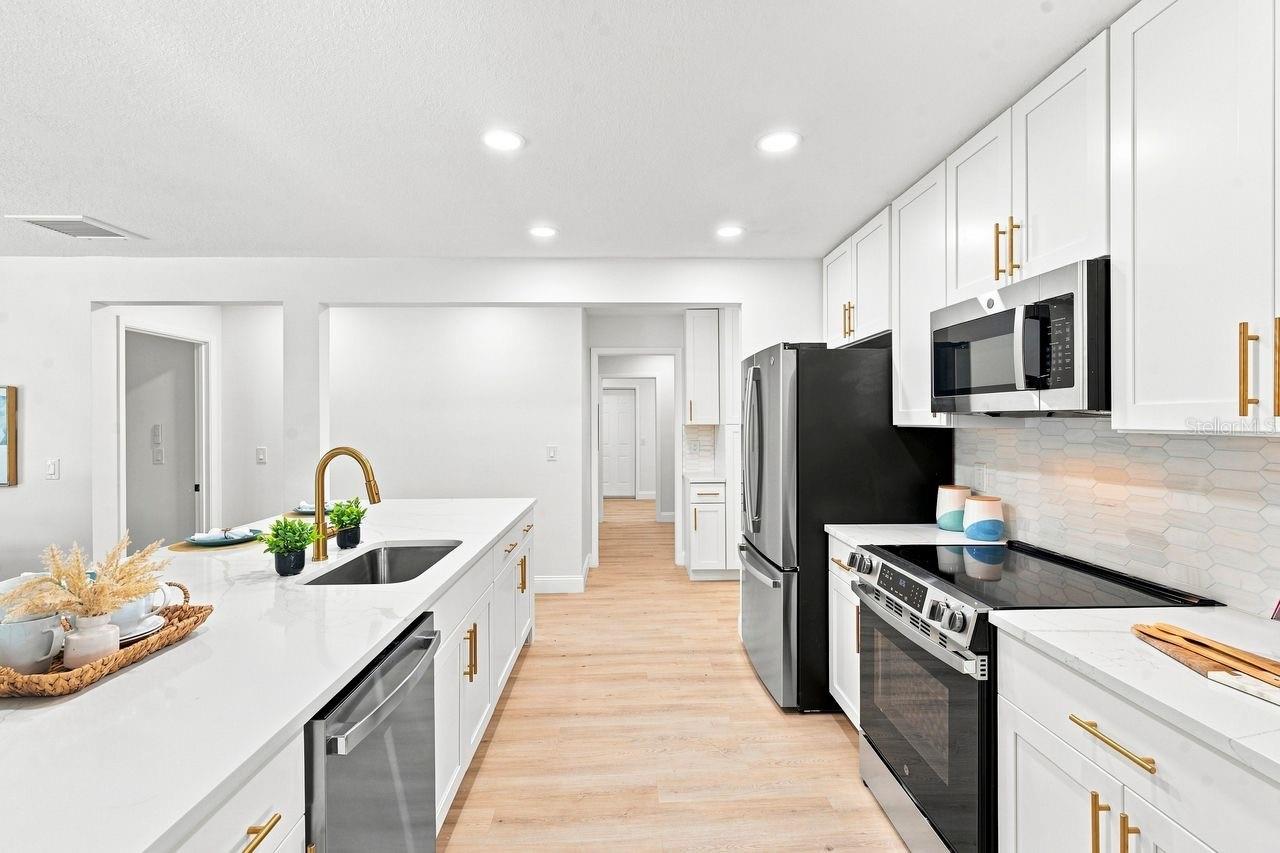 212 GIOTTO DR — photo 20
