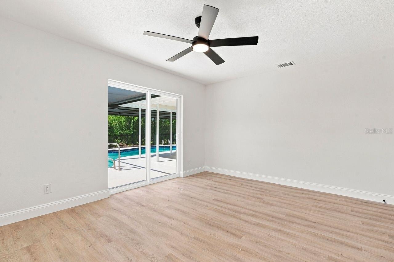 212 GIOTTO DR — photo 31