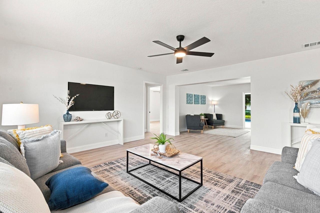 212 GIOTTO DR — photo 3