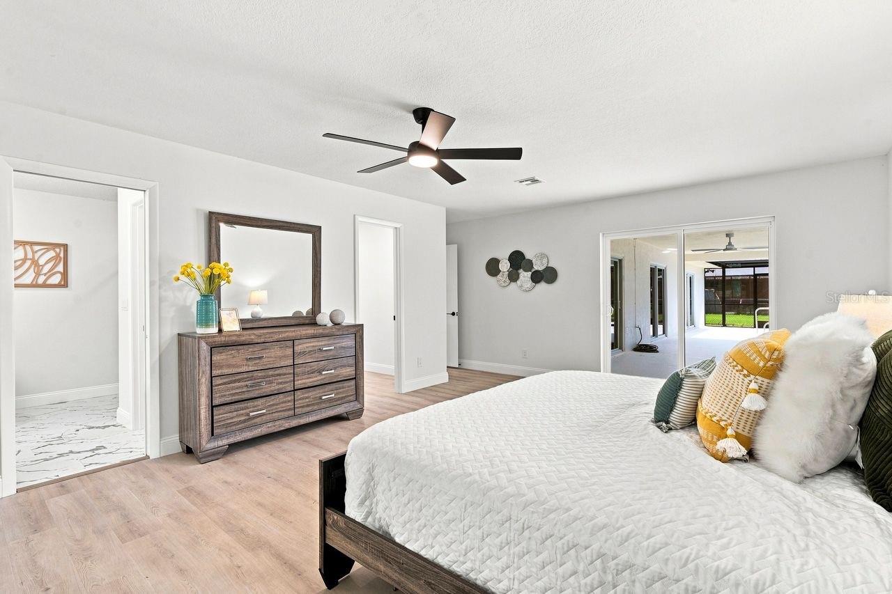 212 GIOTTO DR — photo 24