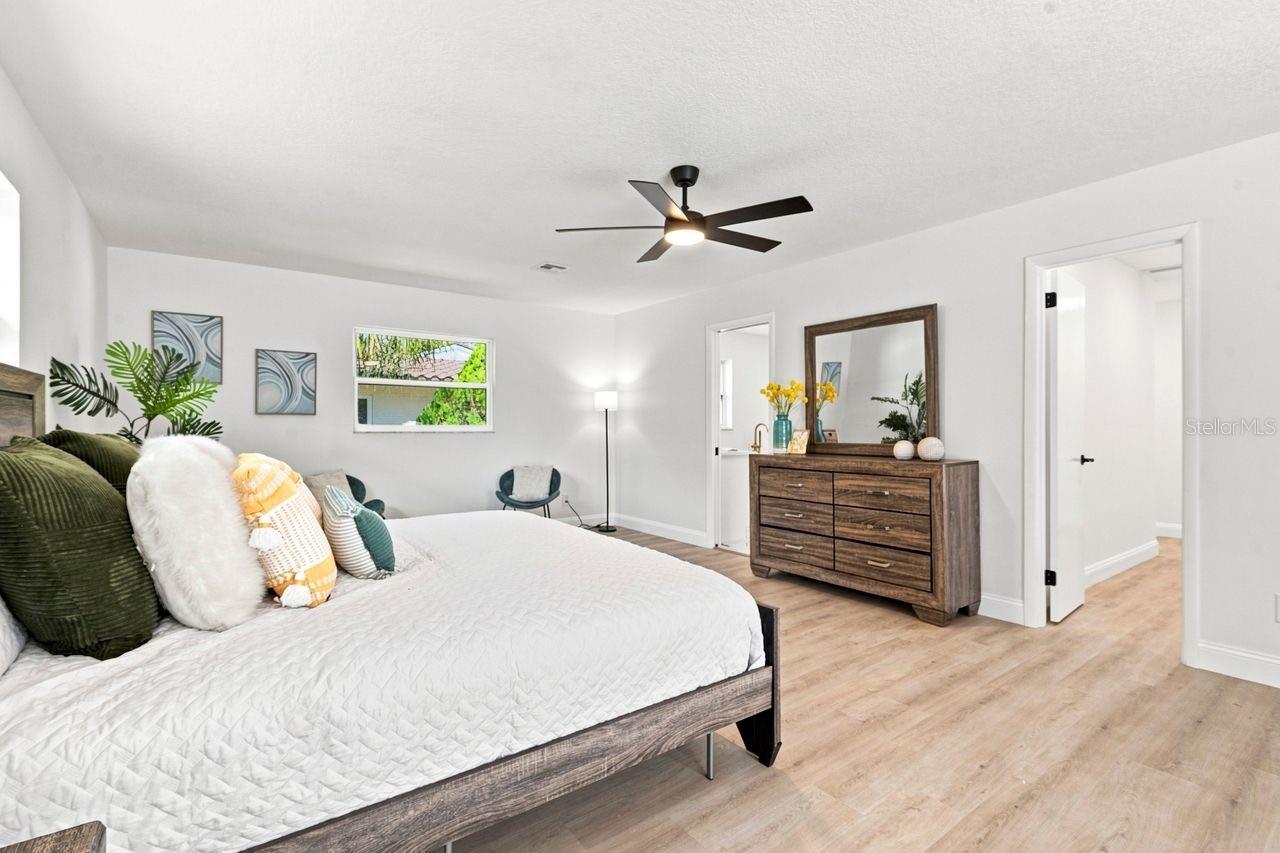 212 GIOTTO DR — photo 26