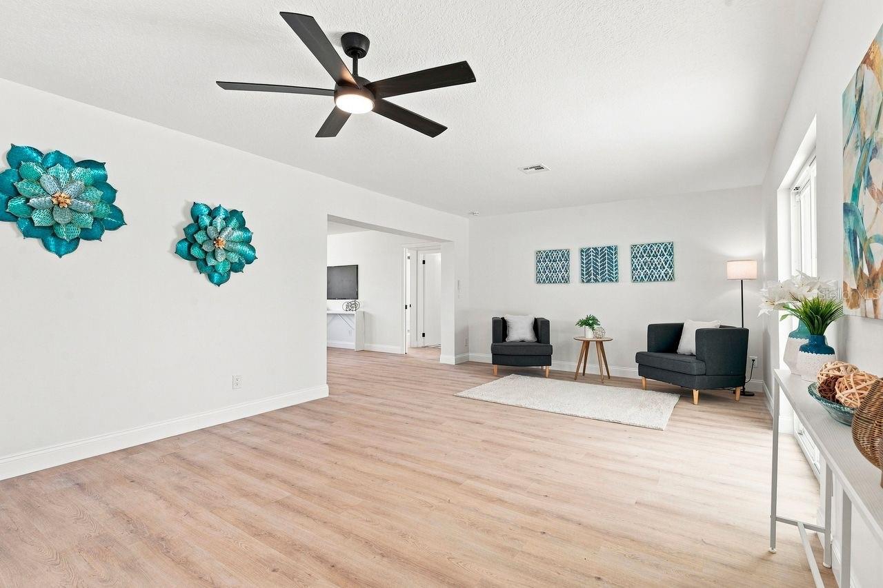 212 GIOTTO DR — photo 8