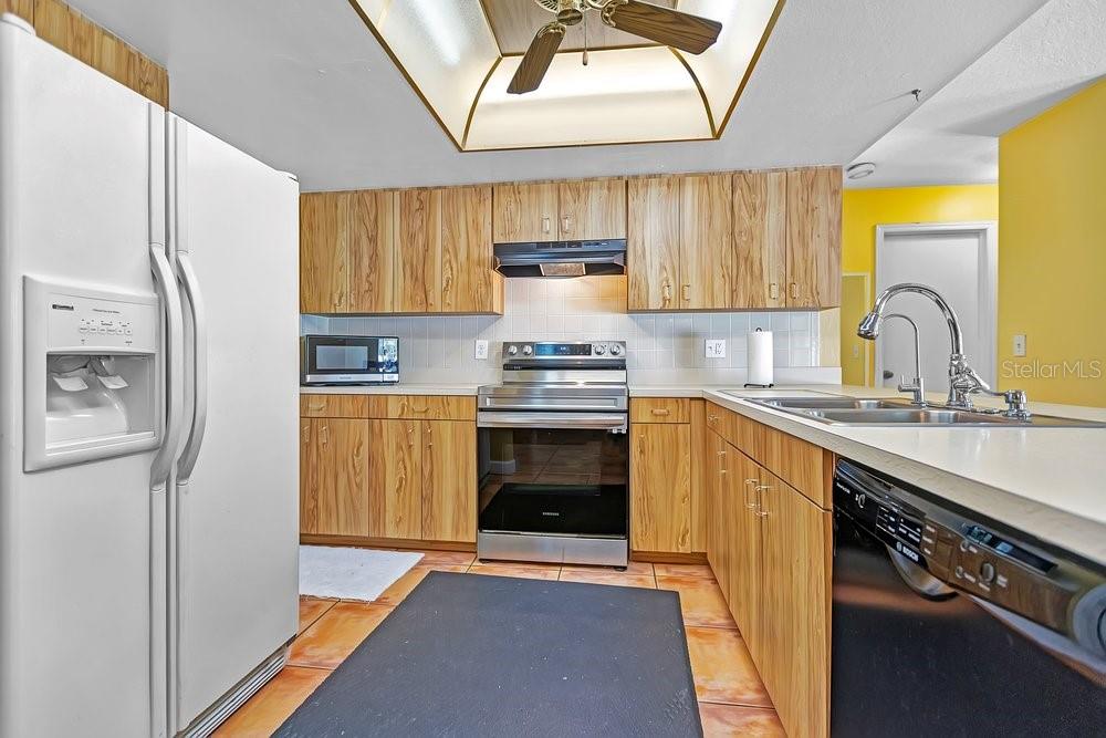 1788 PATRICIA AVE — photo 9