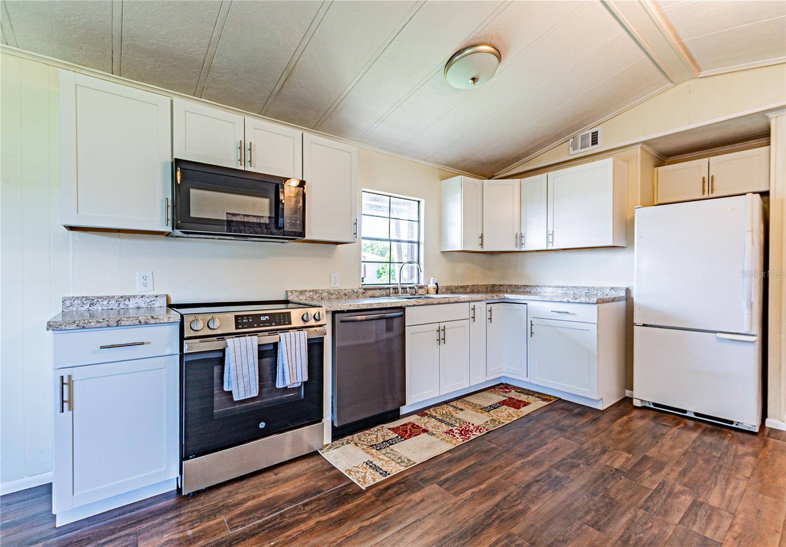 36301 CORONET WAY — photo 11