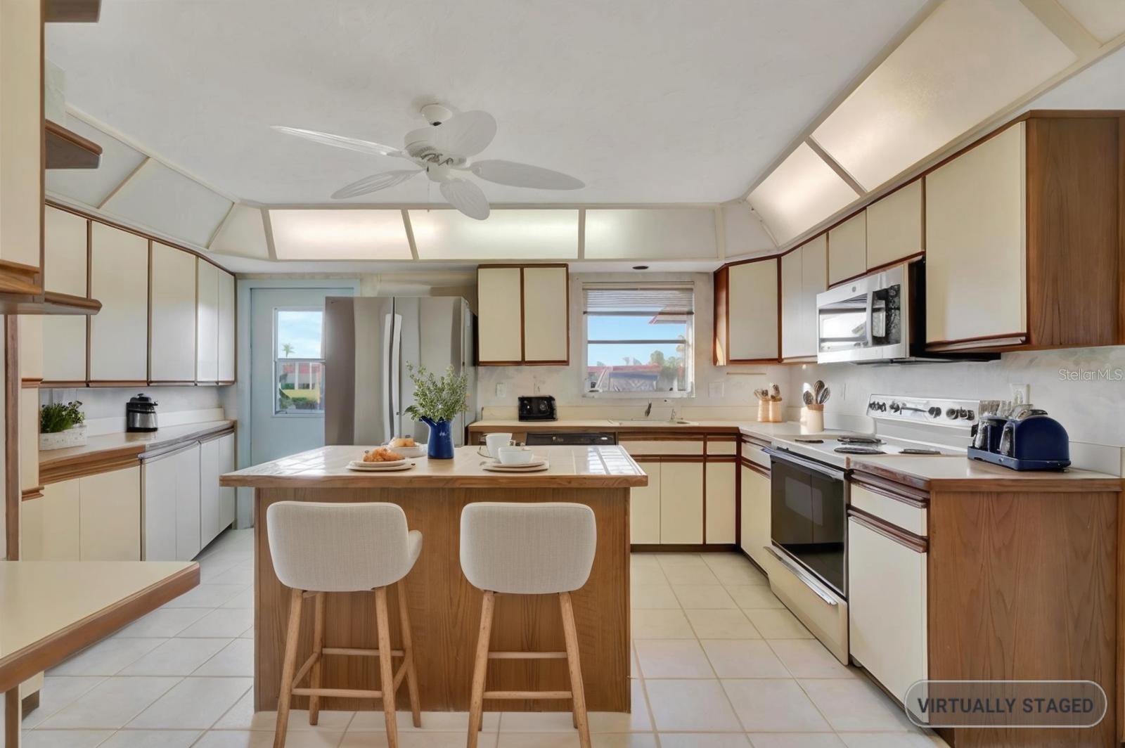 4096 EL DORADO CV — photo 32