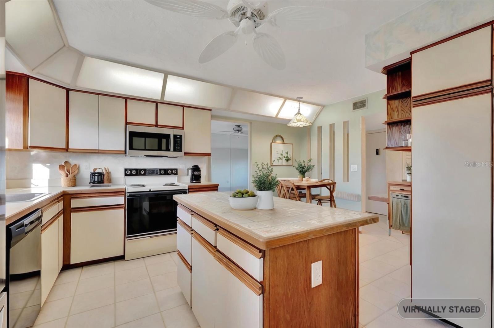 4096 EL DORADO CV — photo 30