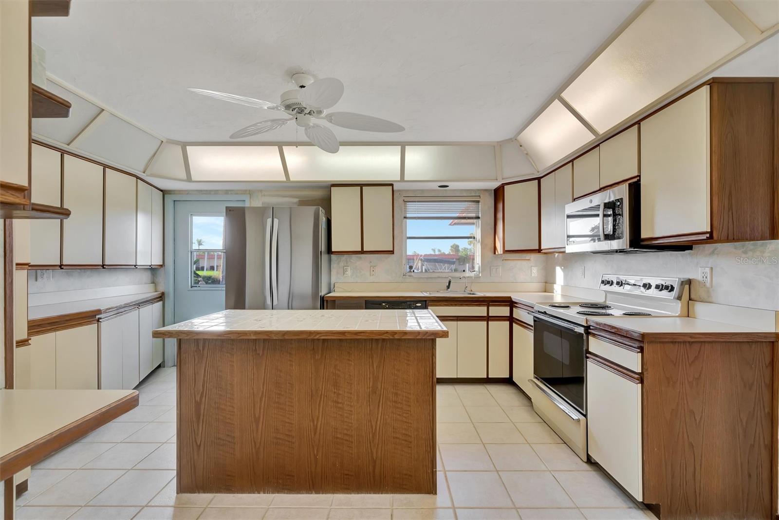 4096 EL DORADO CV — photo 35