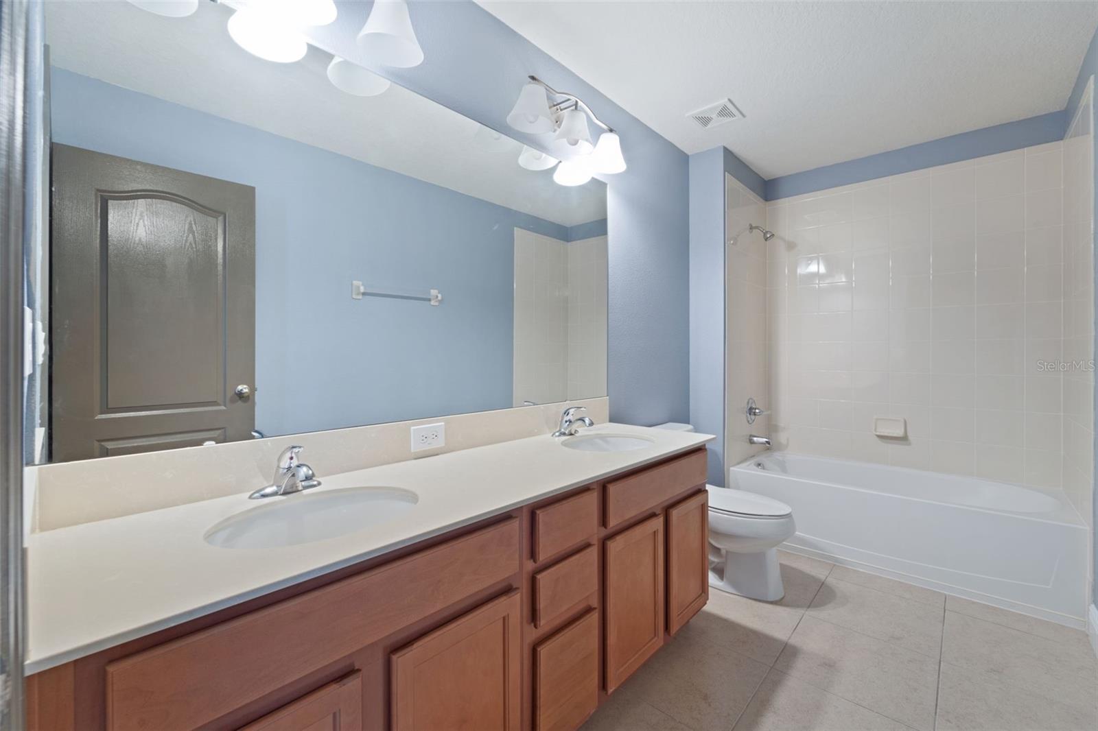 11006 TAHITI ISLE LN — photo 30
