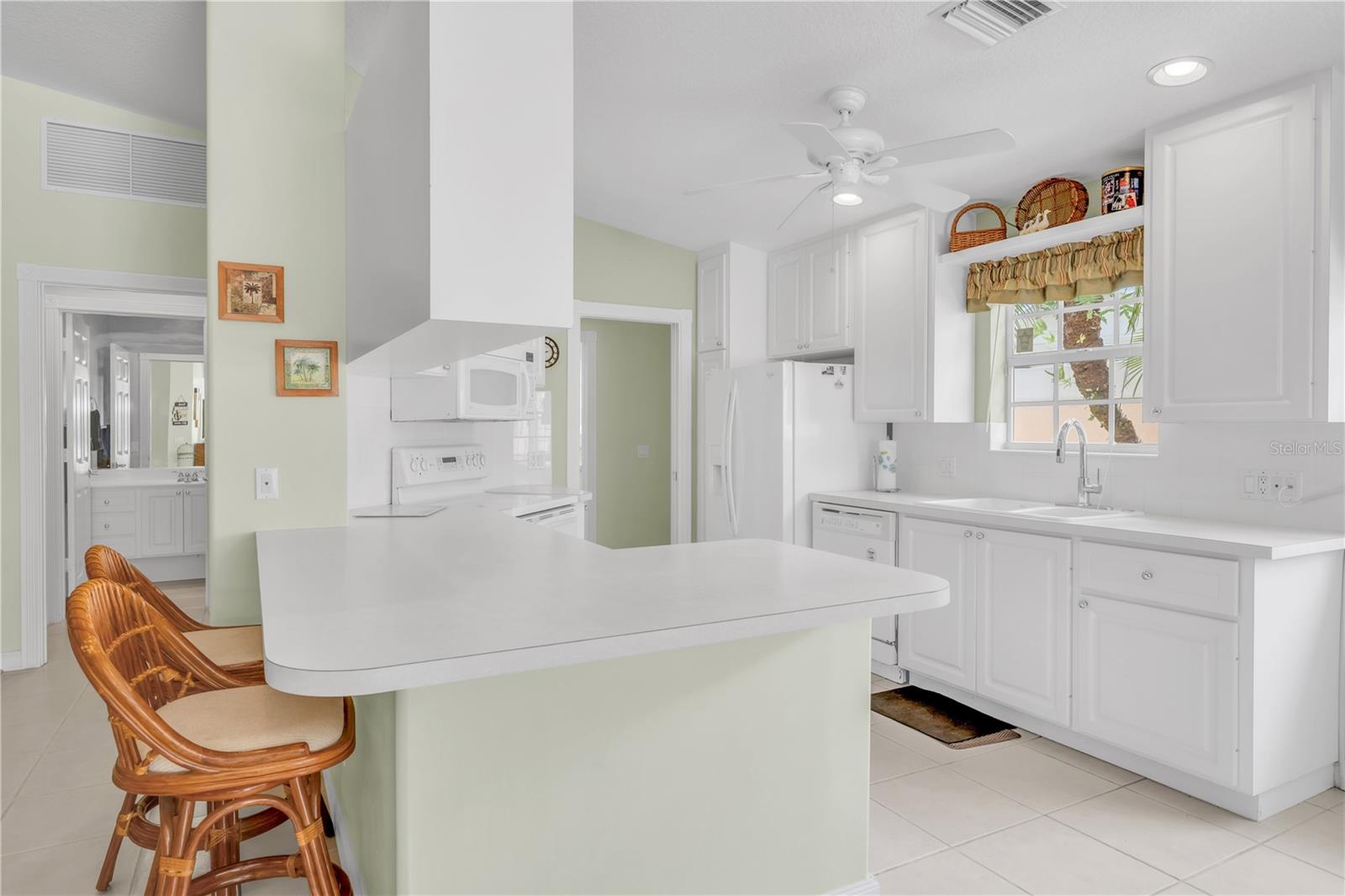 8012 CAMMINARE DR — photo 21