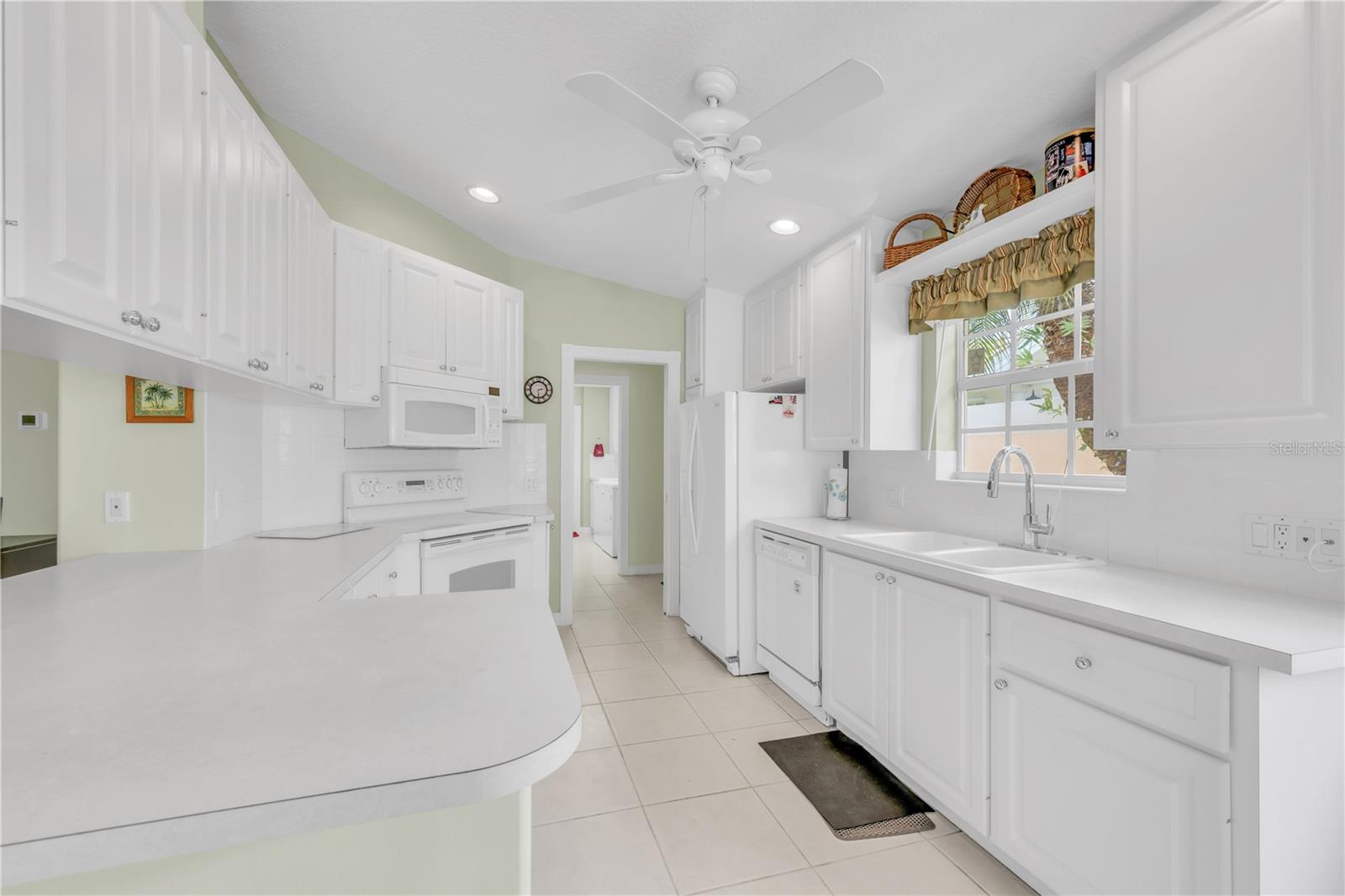 8012 CAMMINARE DR — photo 22
