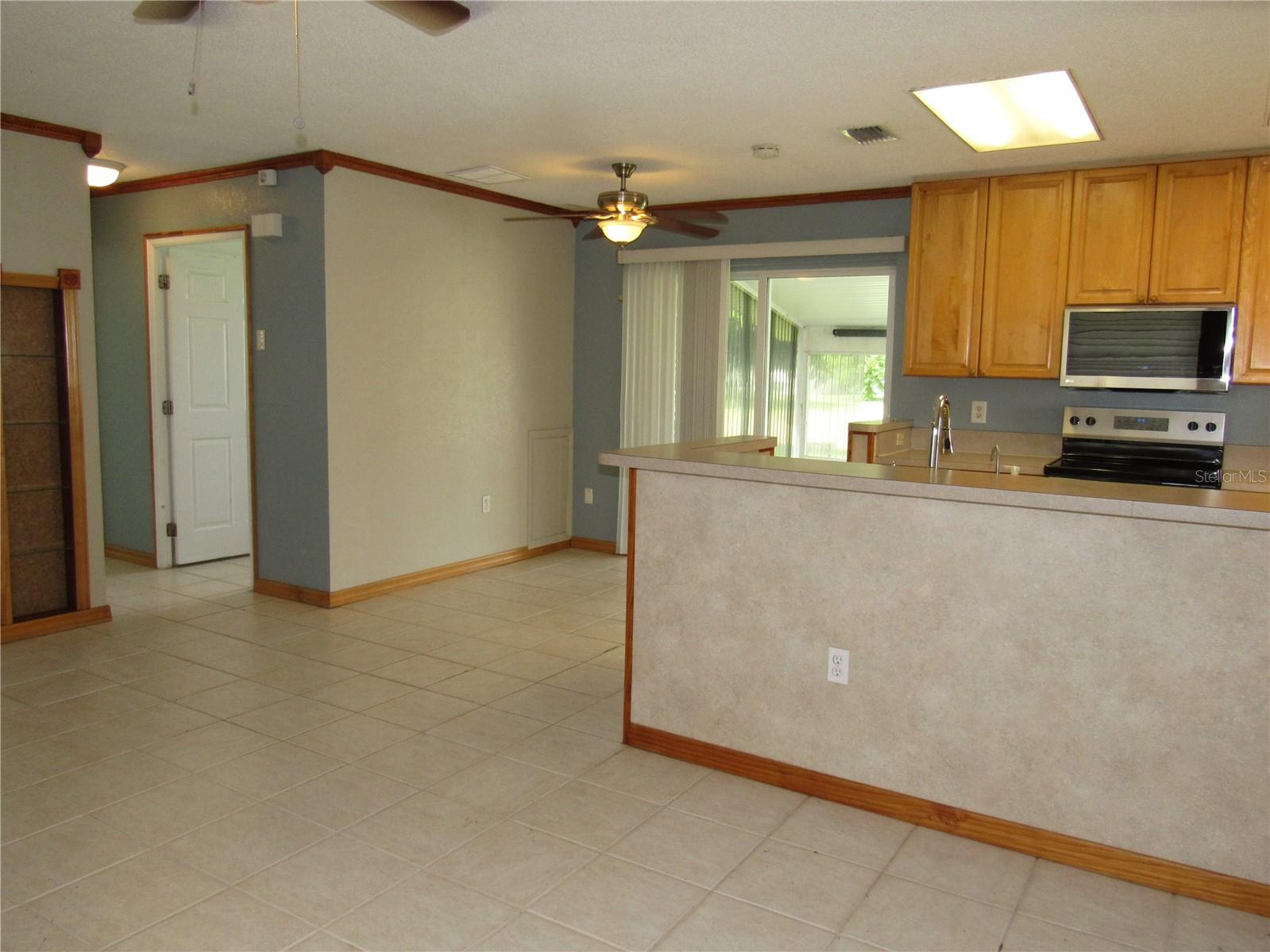 6273 SOONER ST — photo 9