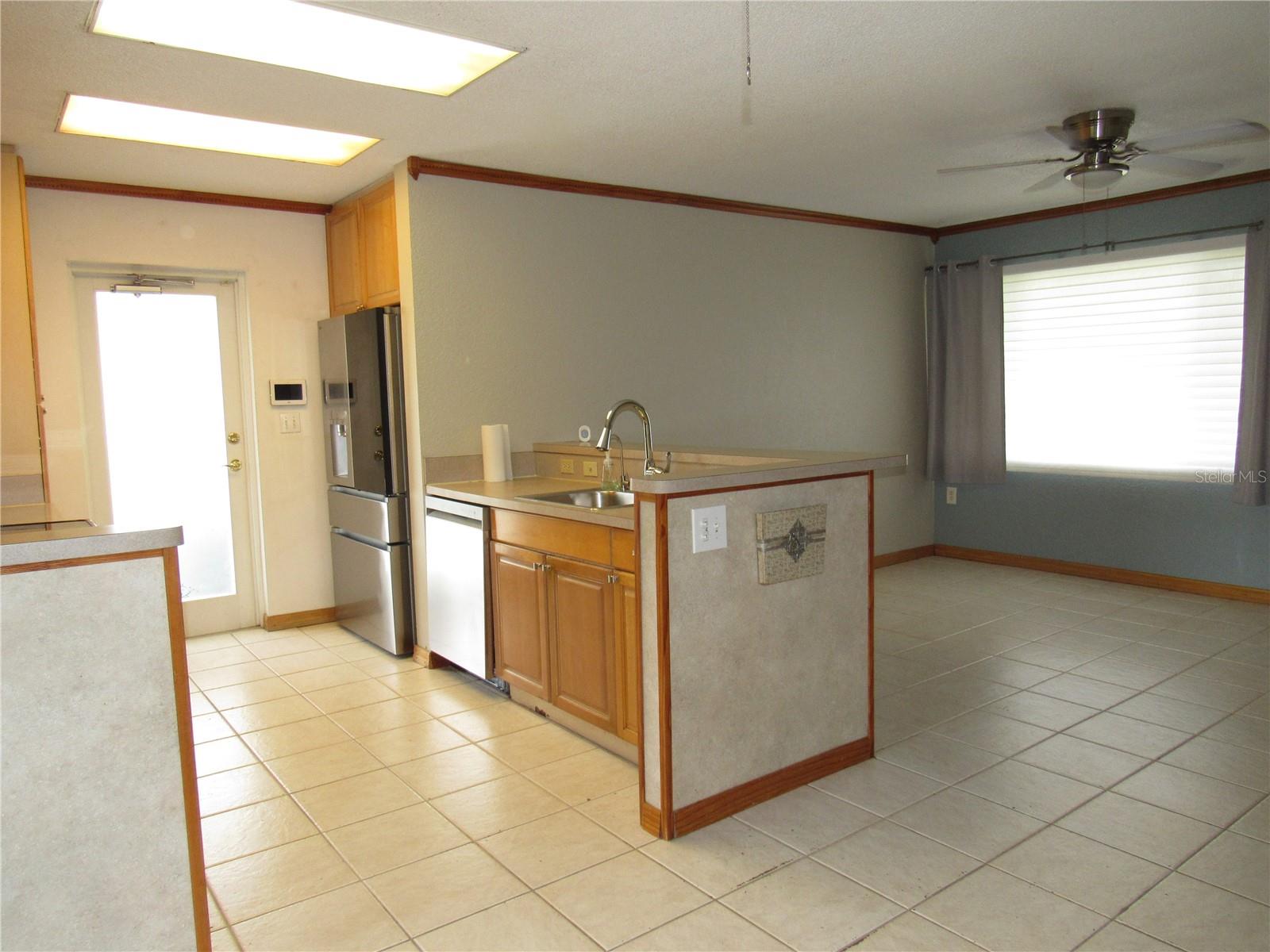 6273 SOONER ST — photo 10