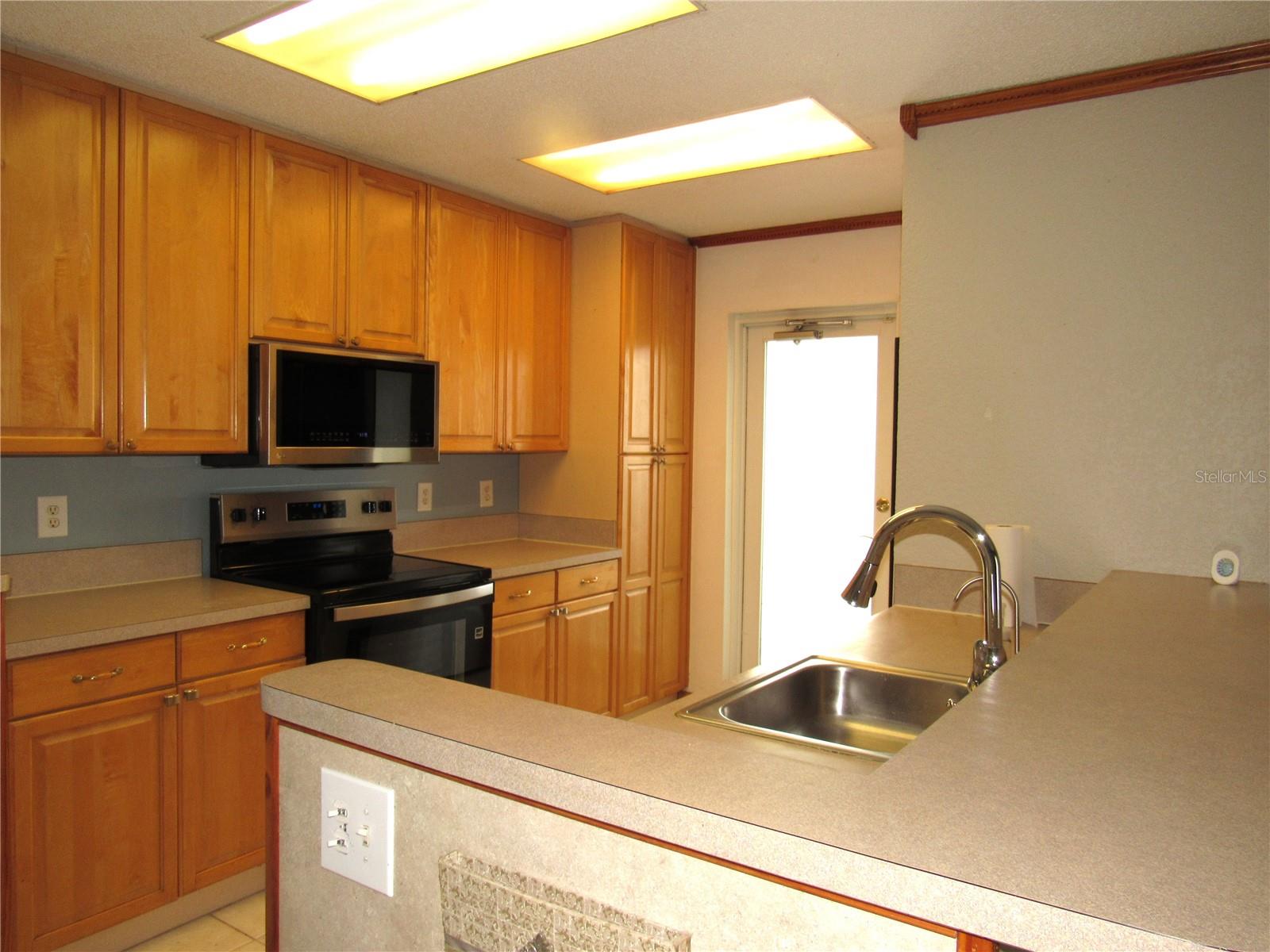 6273 SOONER ST — photo 13